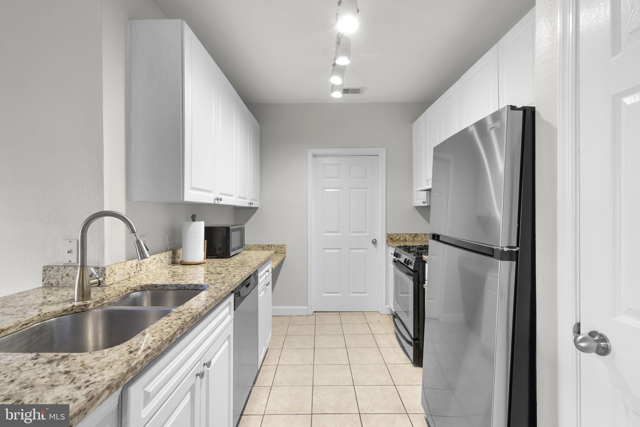 FITZ AT ROCKVILLE TOWN C - Residential