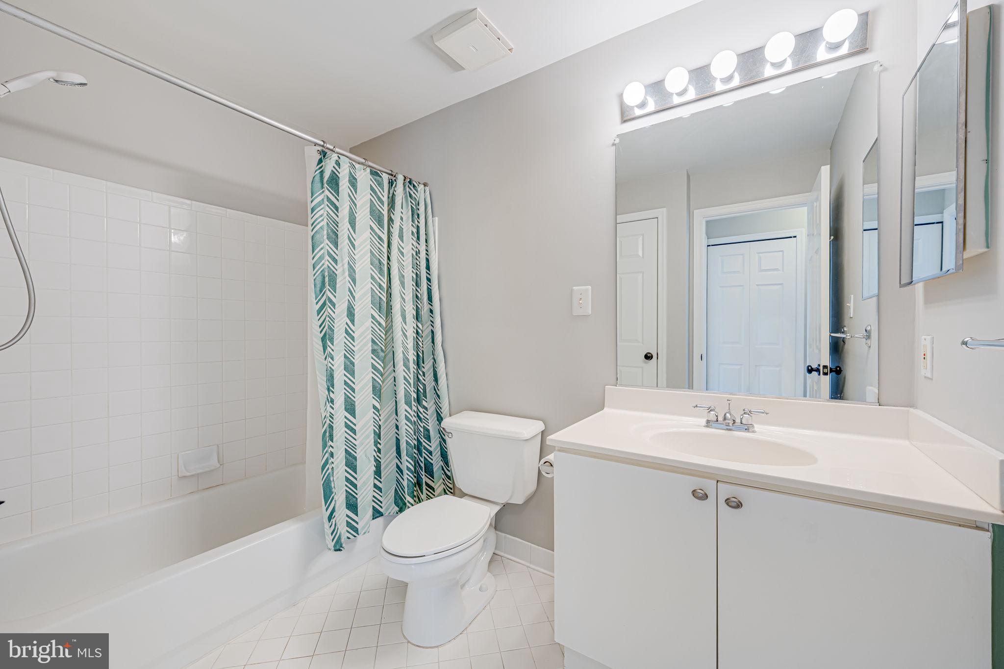 ASHBURN VILLAGE - Residential Lease