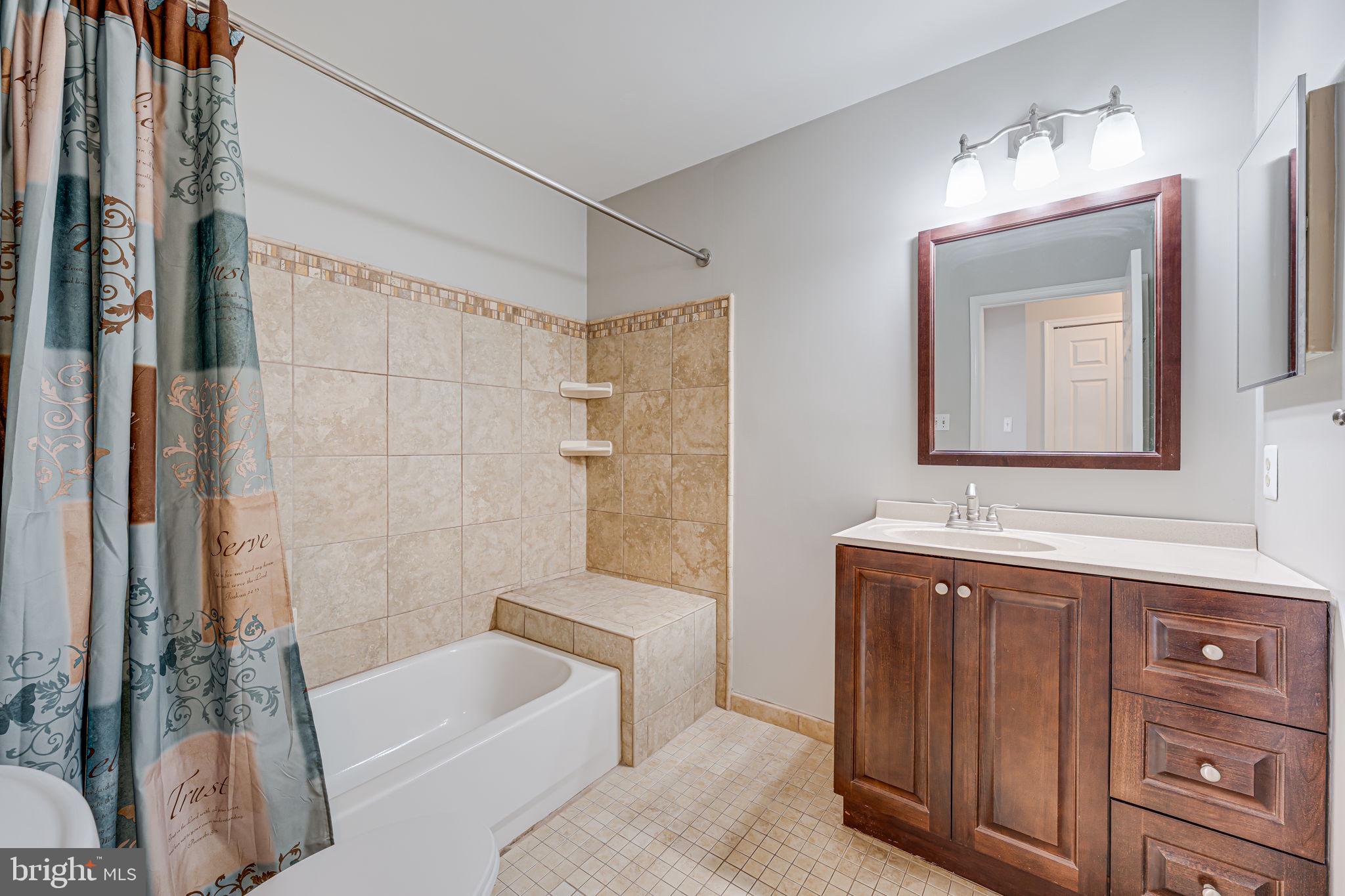 ASHBURN VILLAGE - Residential Lease