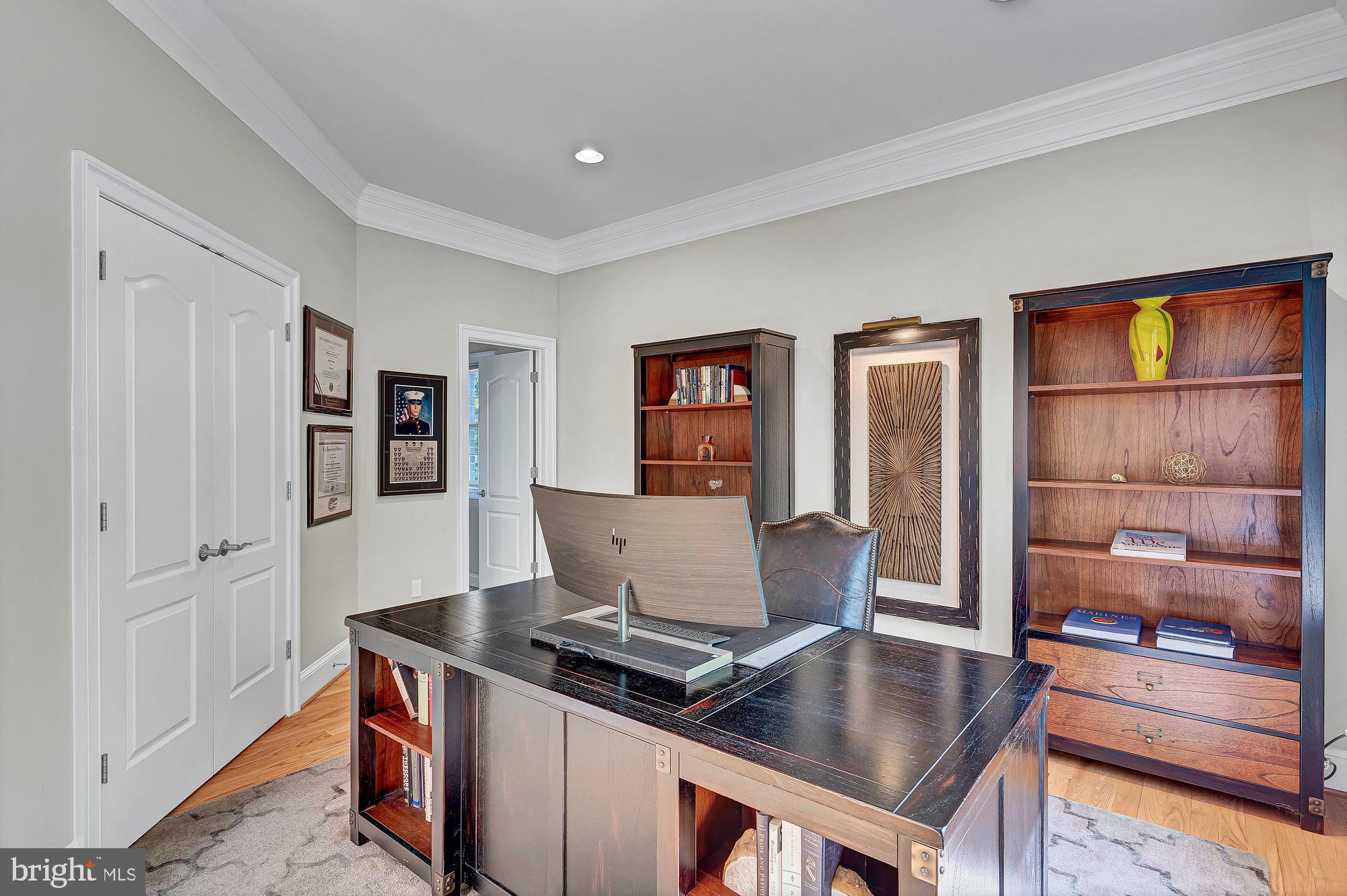 TYSONS ESTATES - Residential