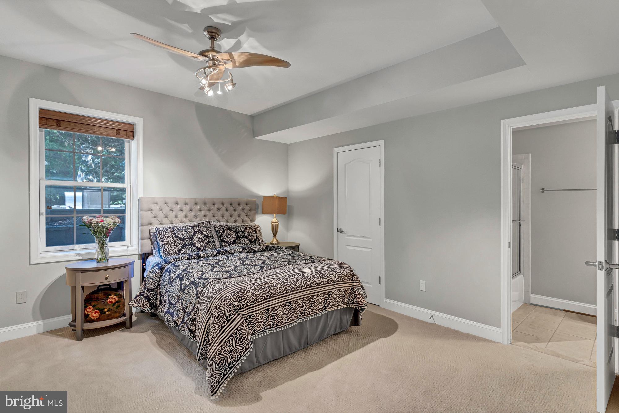 TYSONS ESTATES - Residential