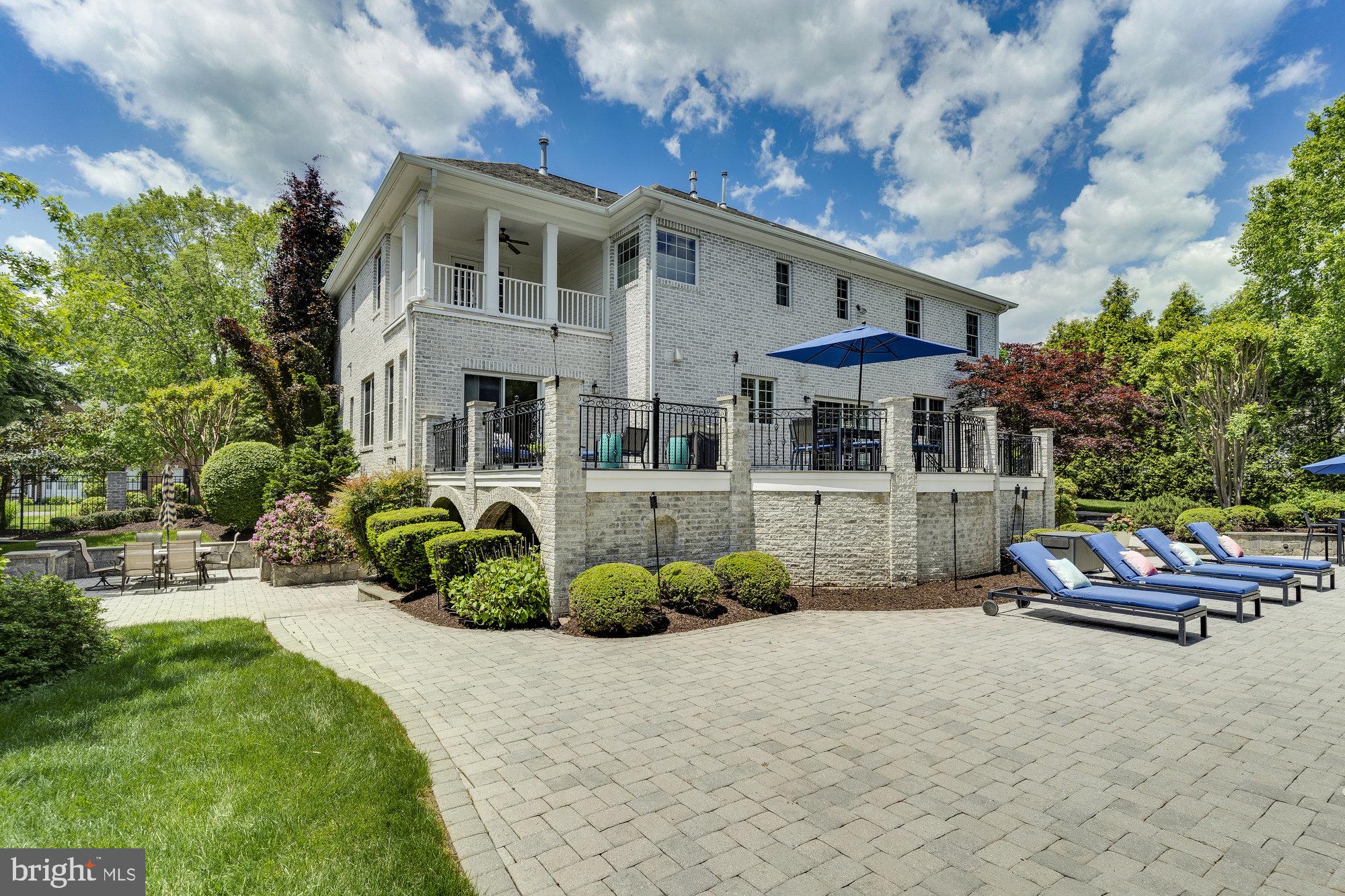 TYSONS ESTATES - Residential