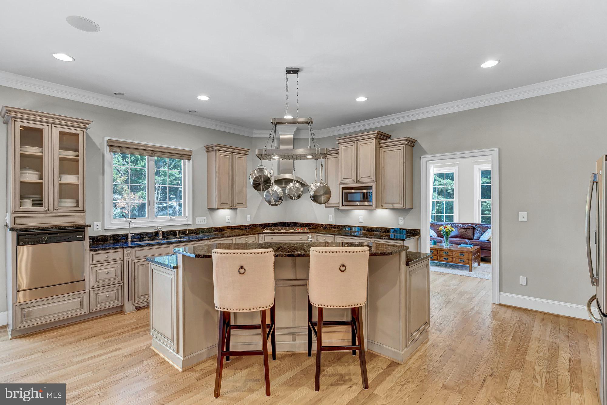 TYSONS ESTATES - Residential