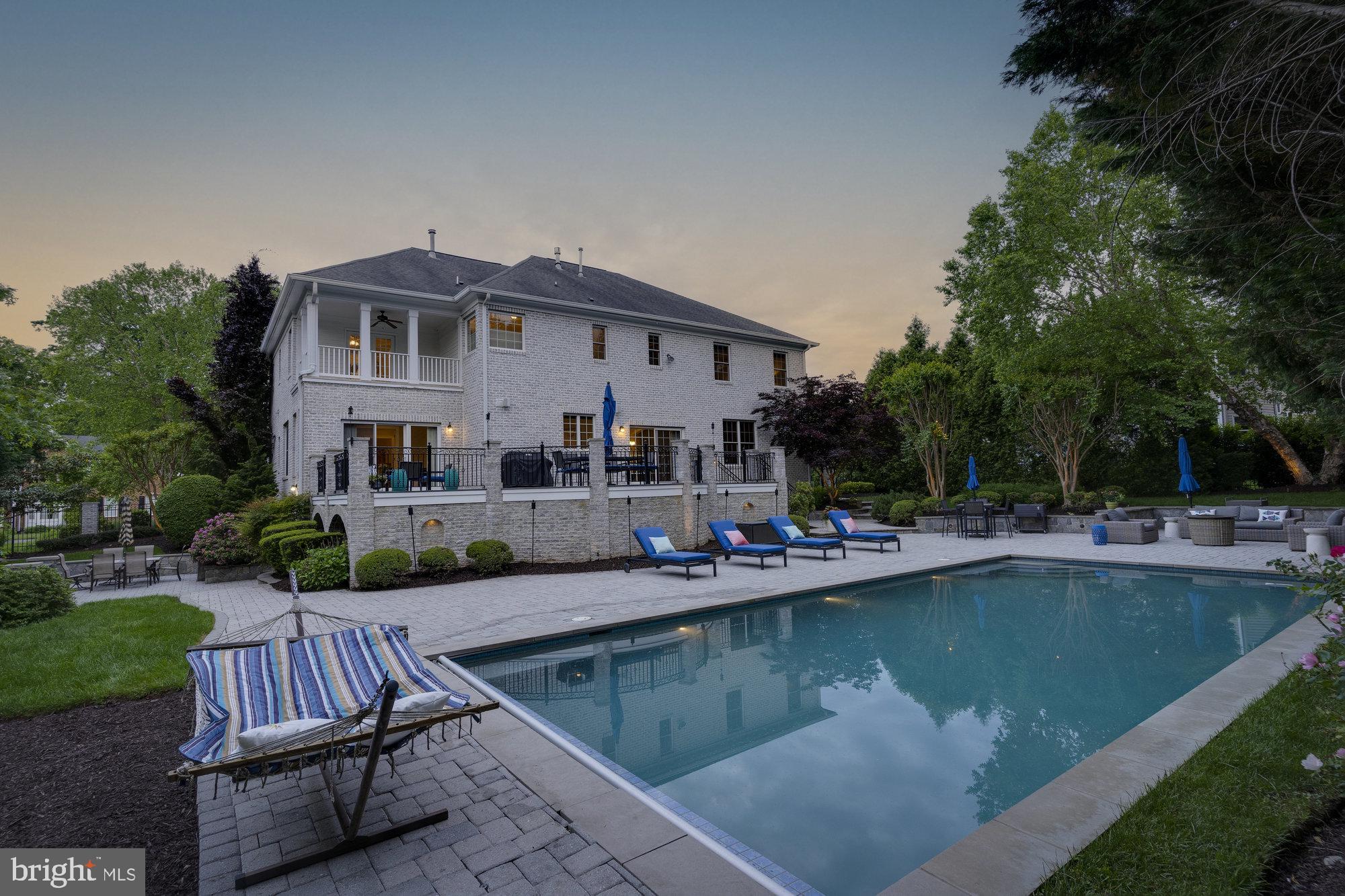 TYSONS ESTATES - Residential