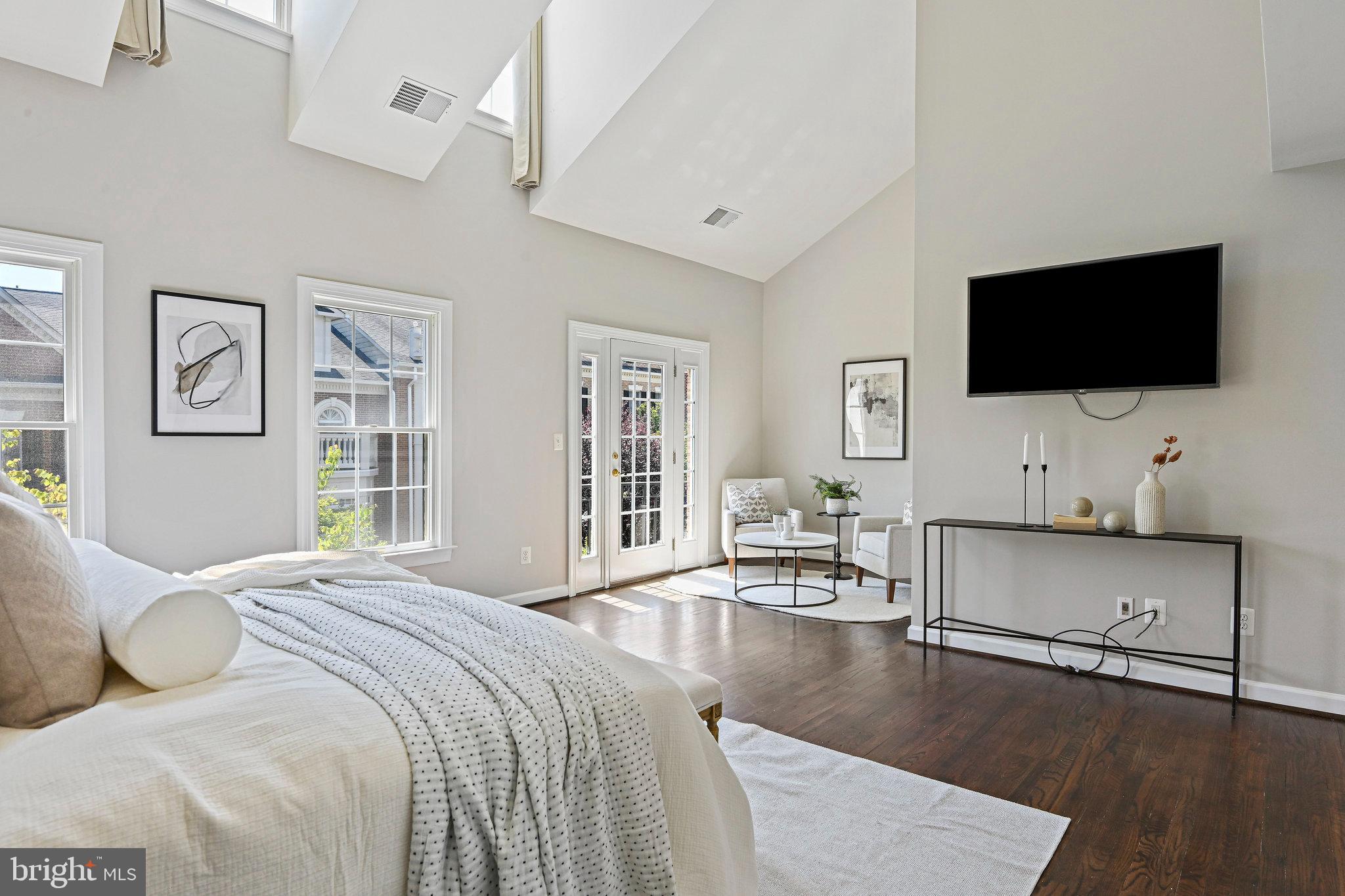 MCLEAN PLACE TOWNHOME - Residential Lease