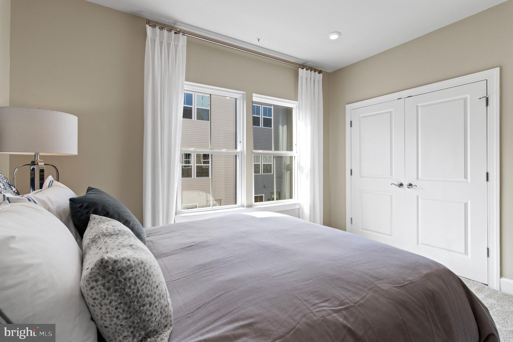 GATEWAY WEST - Residential