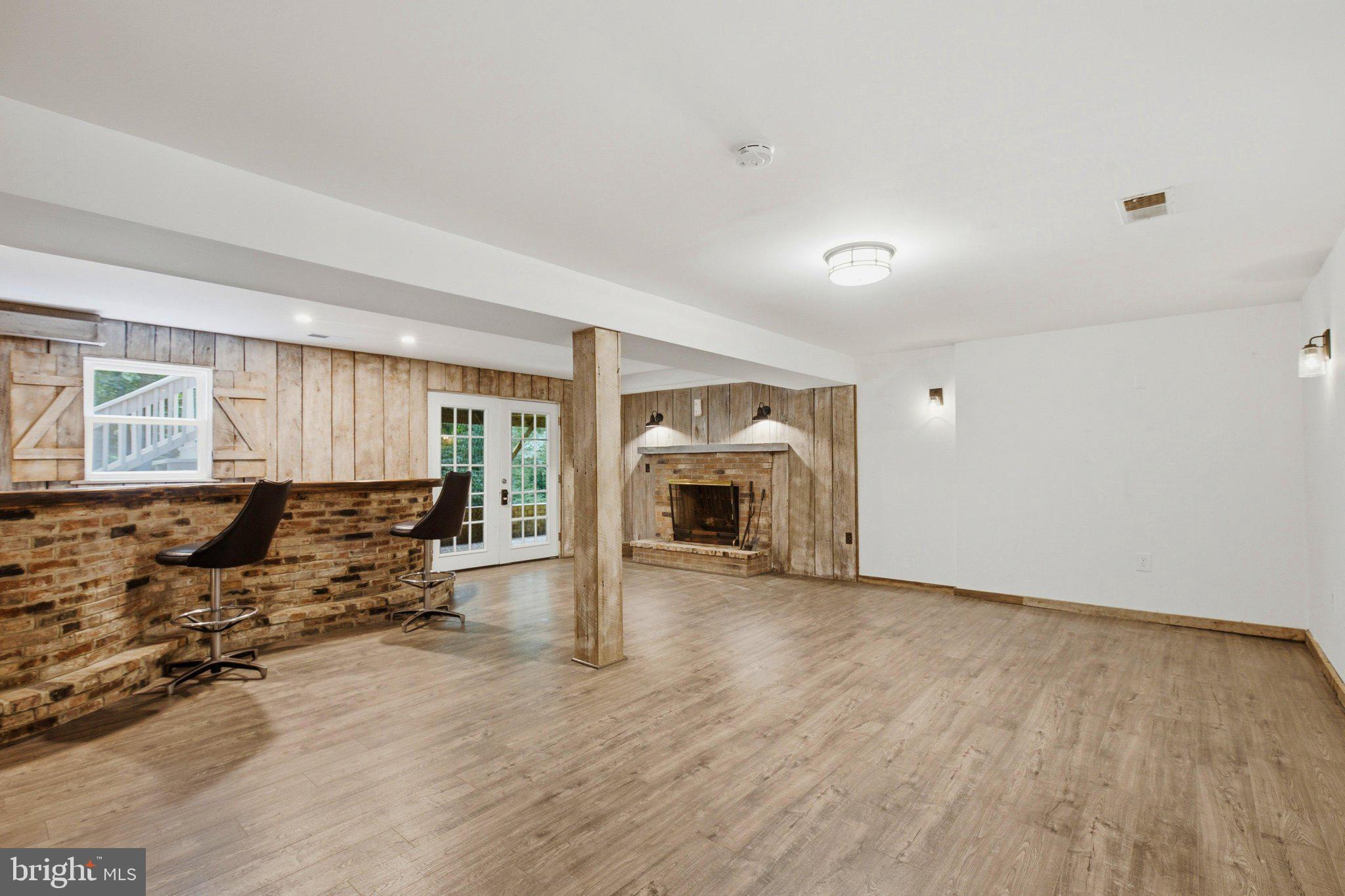 PARIS ESTATES - Residential