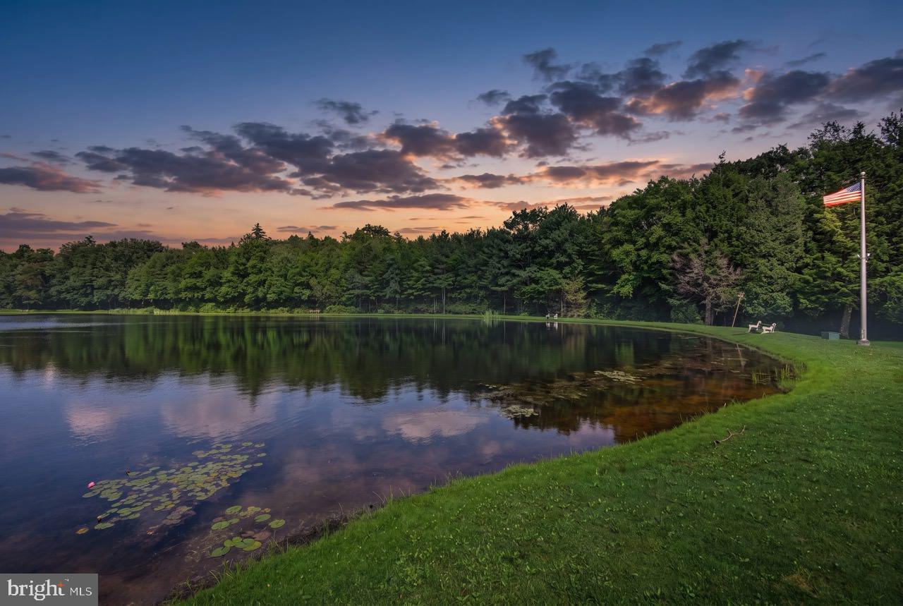 HOLIDAY POCONO - Residential
