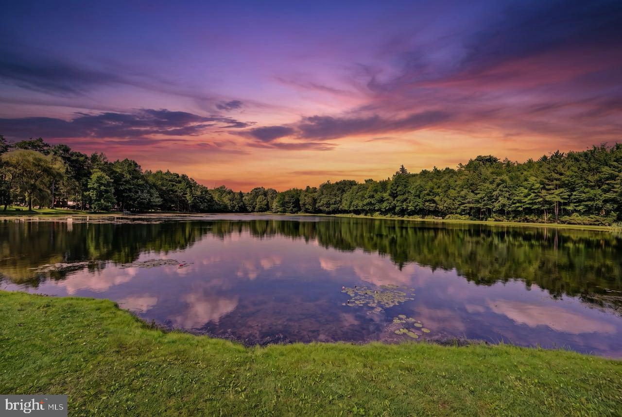 HOLIDAY POCONO - Residential