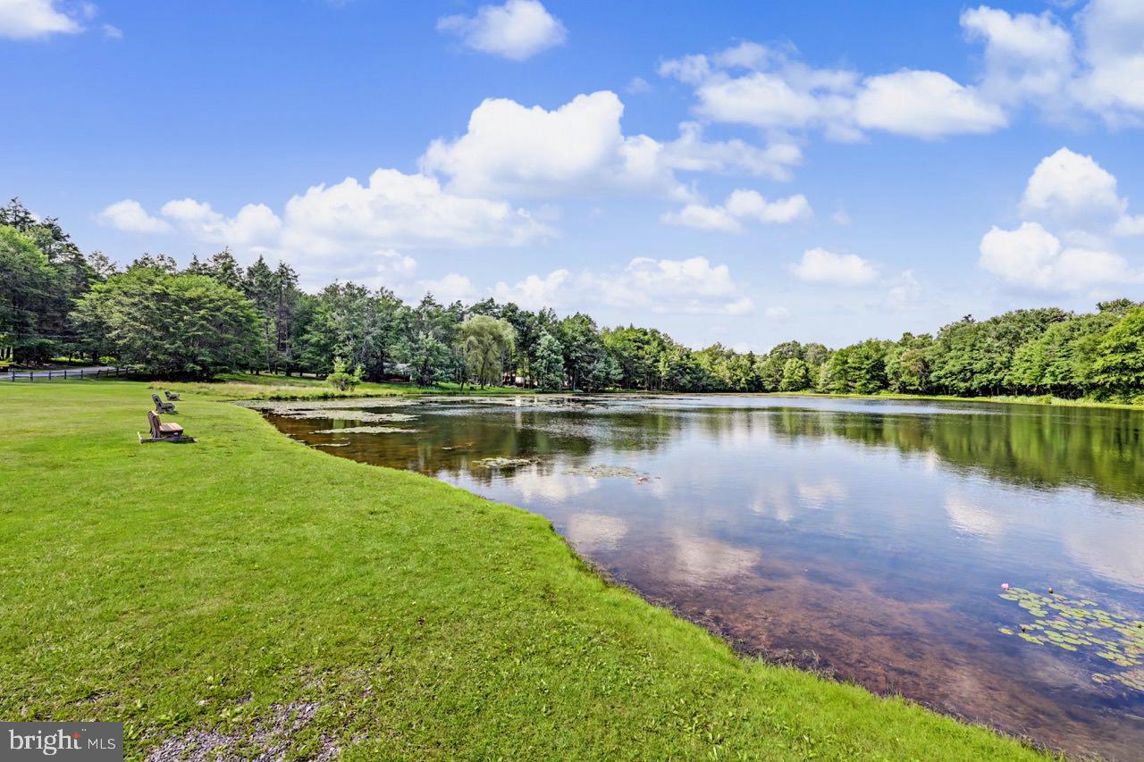 HOLIDAY POCONO - Residential