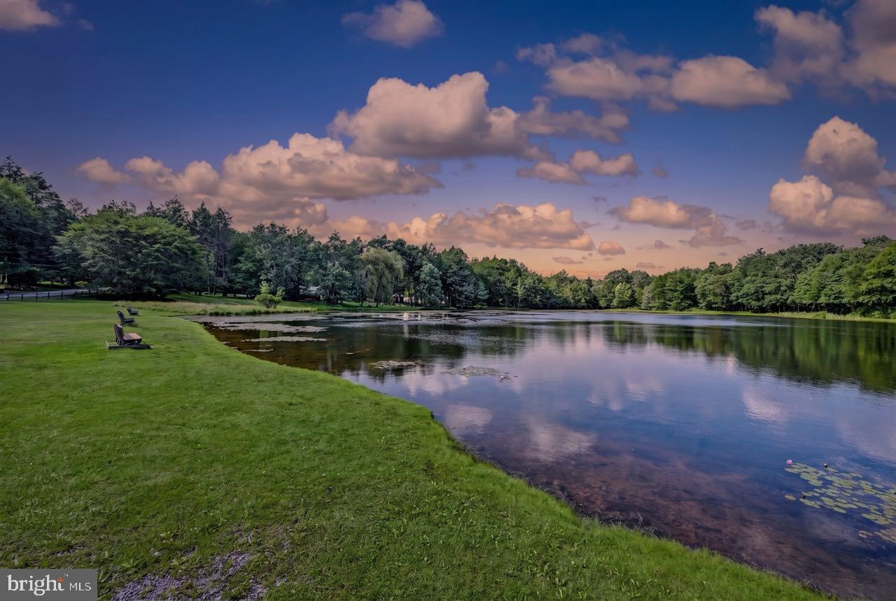 HOLIDAY POCONO - Residential