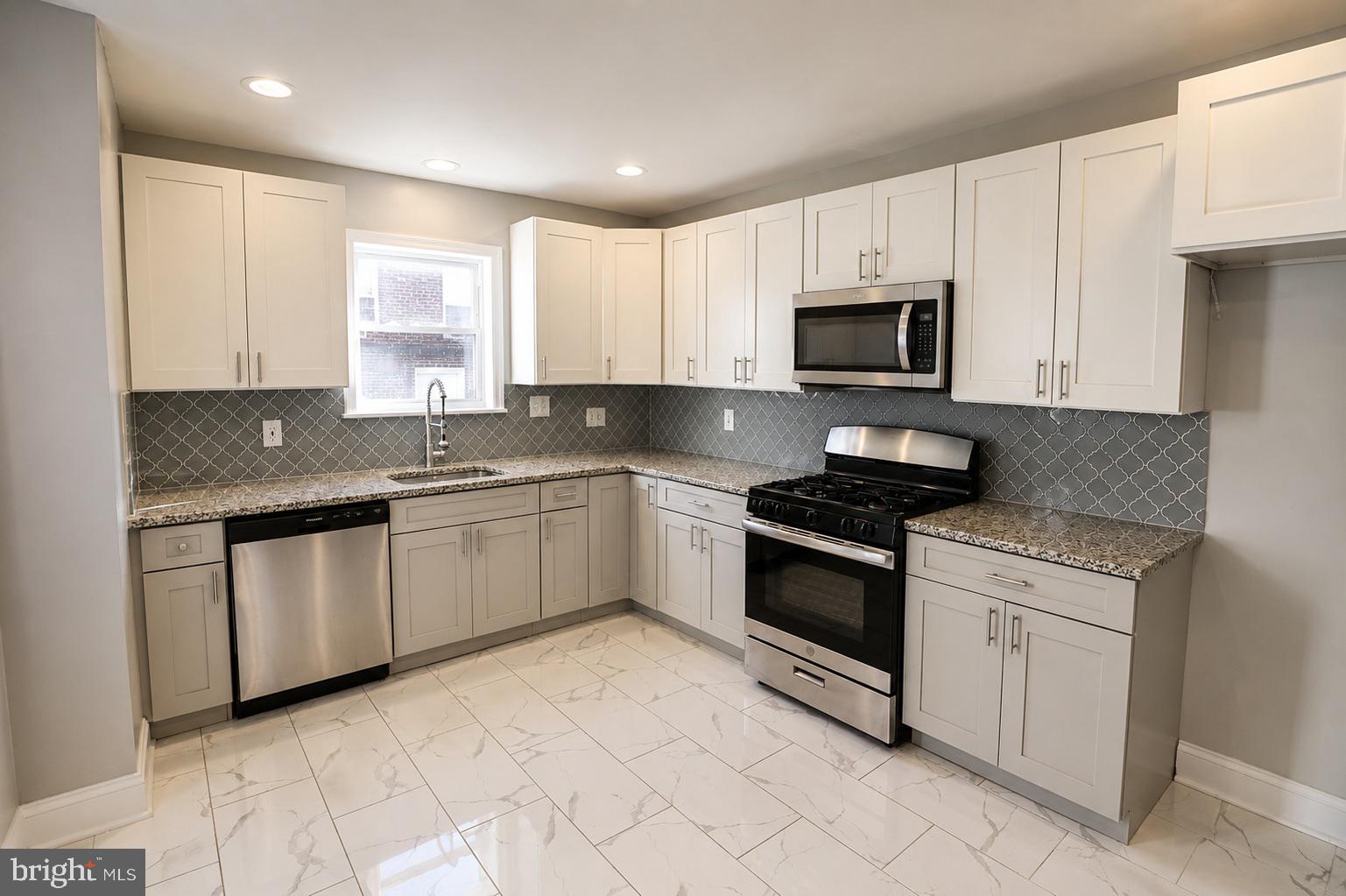 SUMMERDALE - Residential