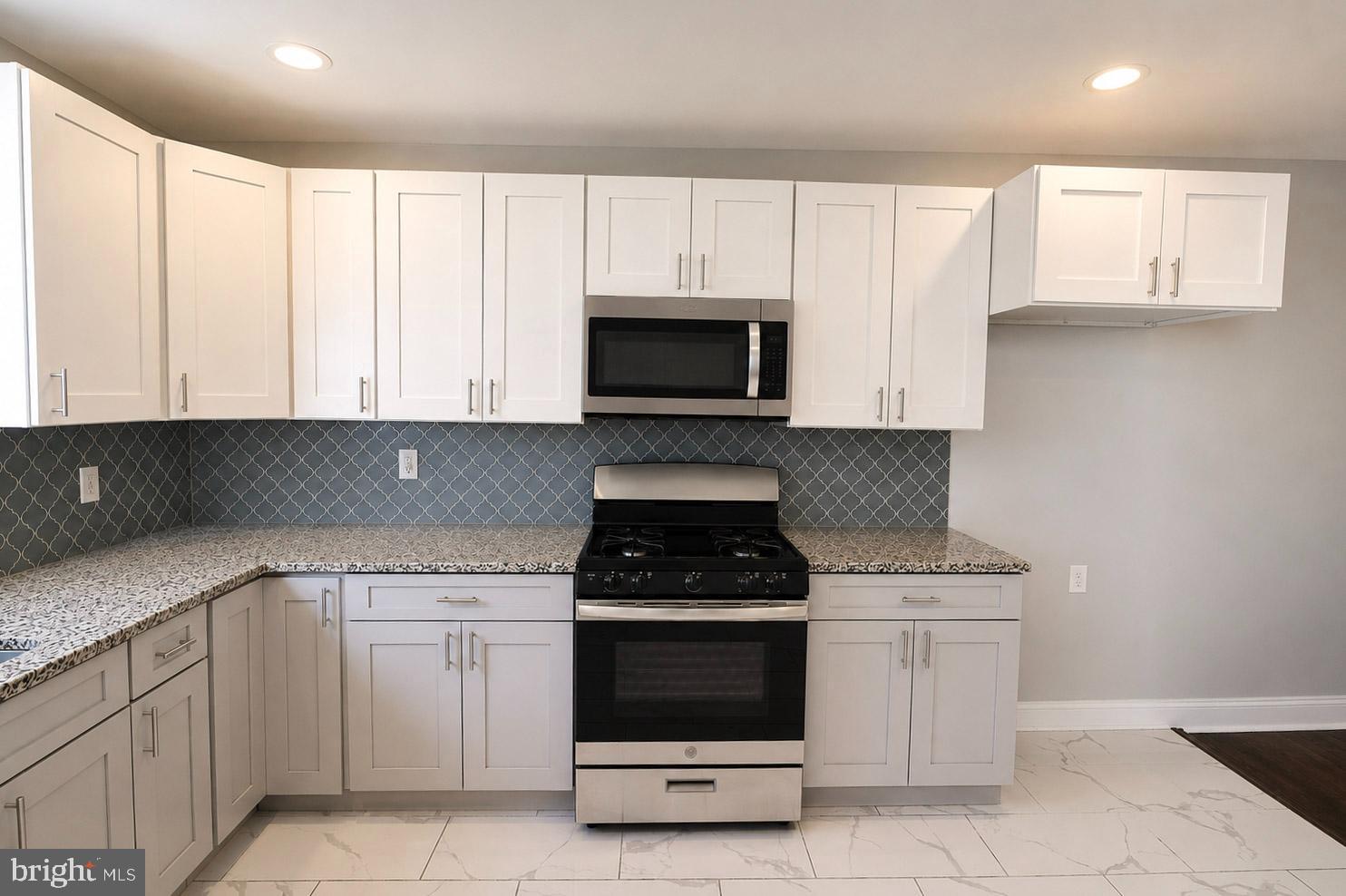 SUMMERDALE - Residential