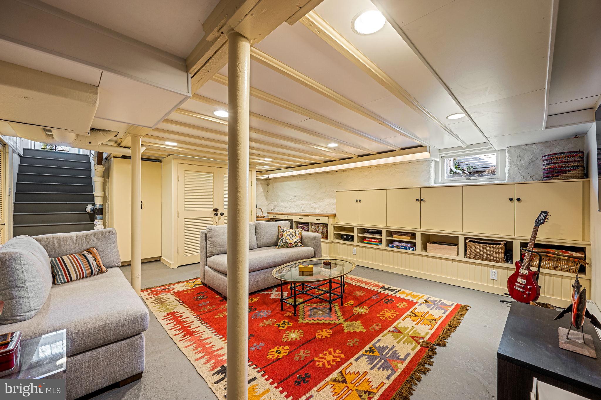 SWARTHMORE HILLS - Residential