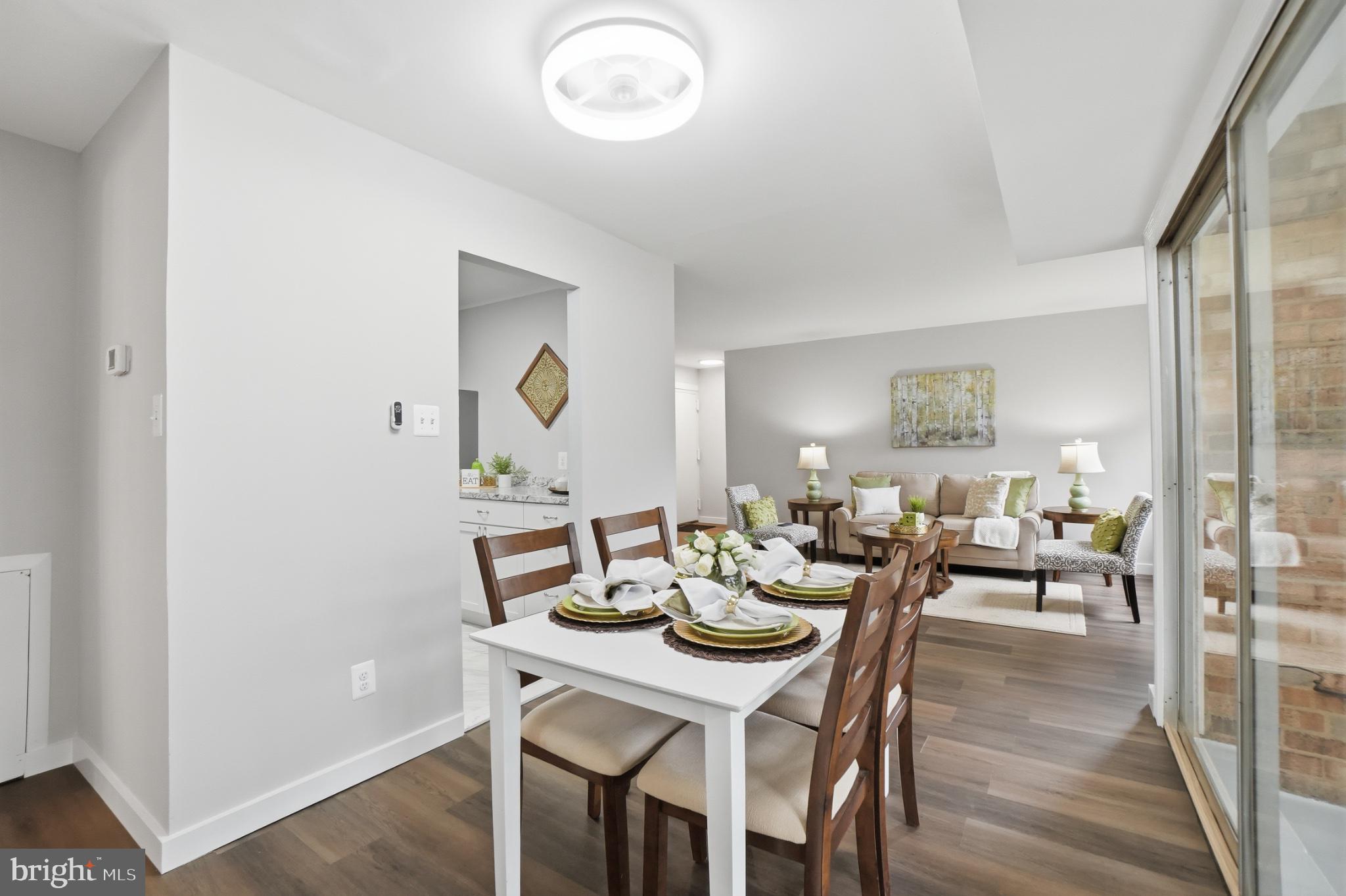 YORKTOWNE SQUARE - Residential