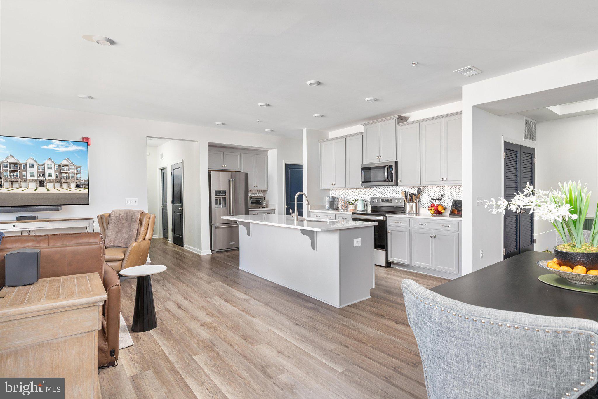 EMBREY MILL - Residential