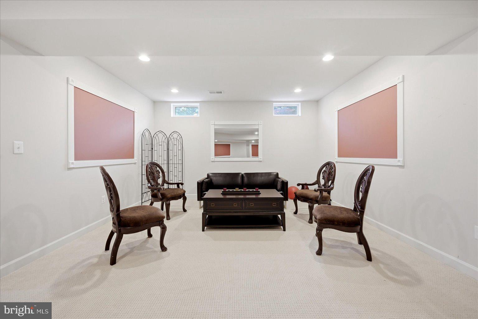 DAWSON'S CORNER - Residential
