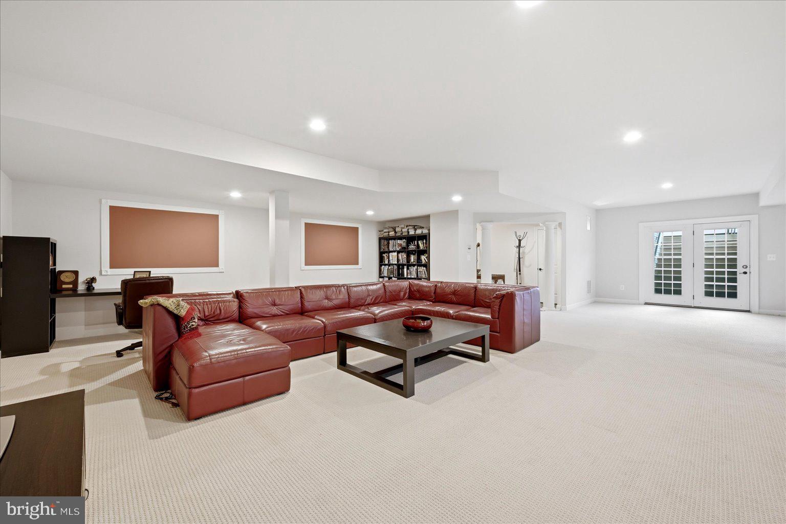 DAWSON'S CORNER - Residential