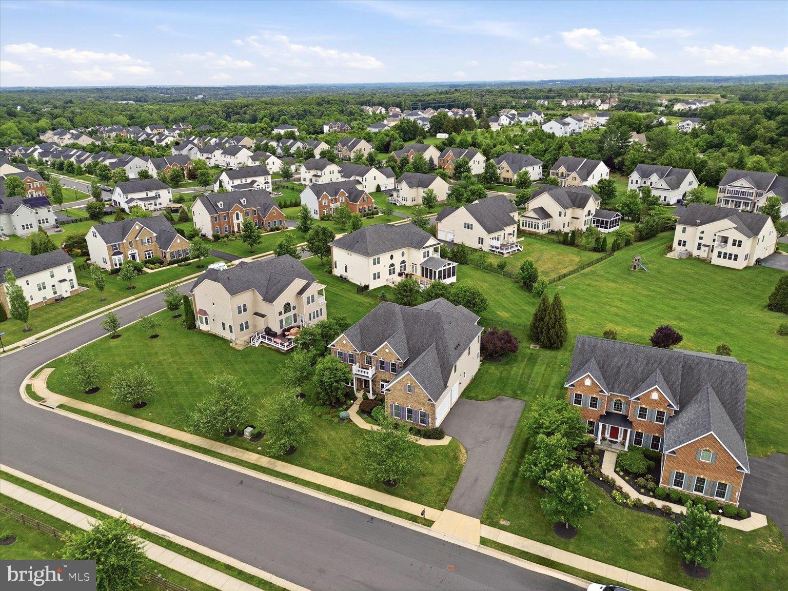 DAWSON'S CORNER - Residential