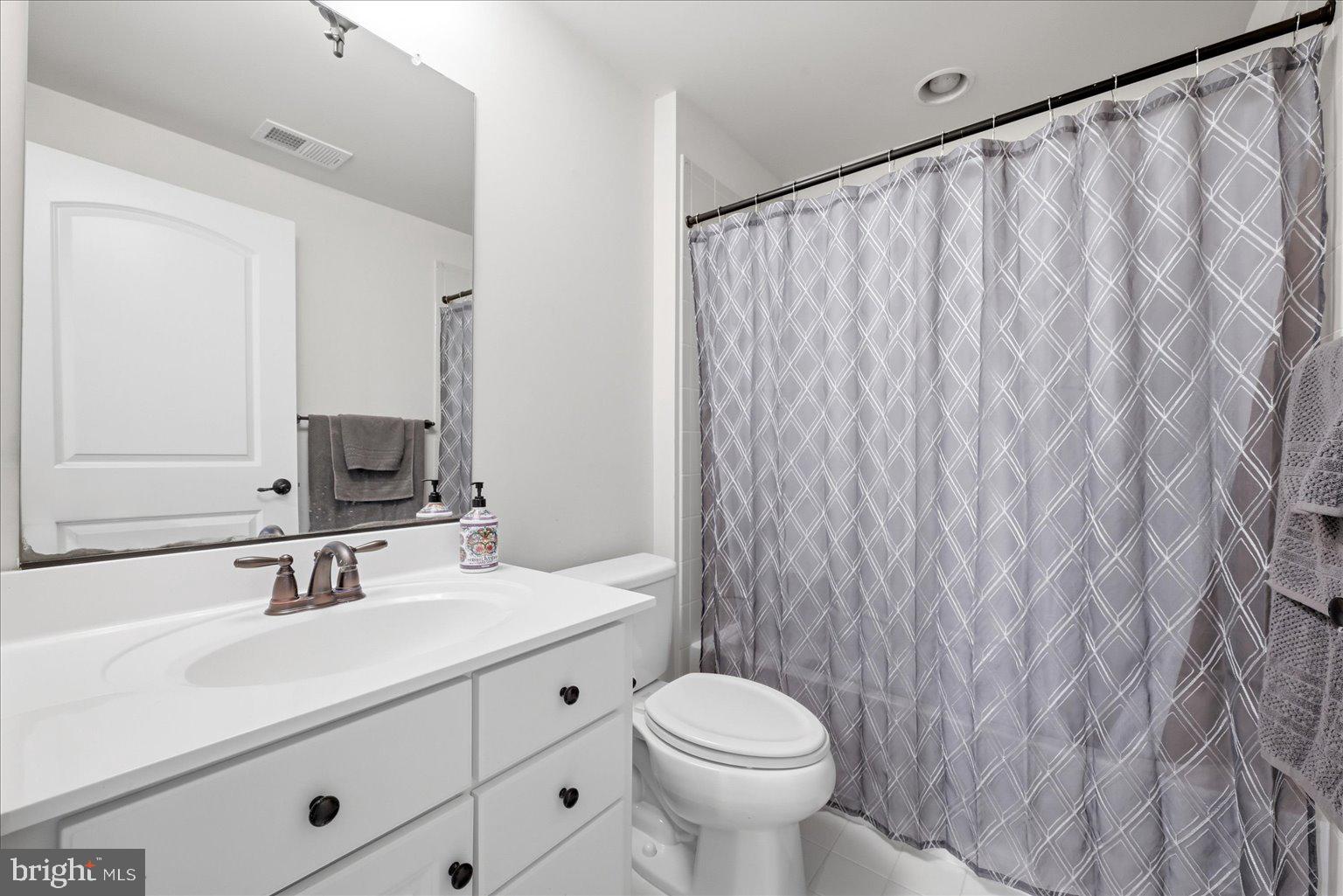 DAWSON'S CORNER - Residential