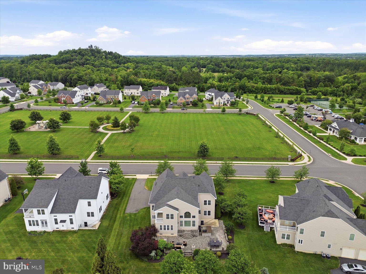 DAWSON'S CORNER - Residential