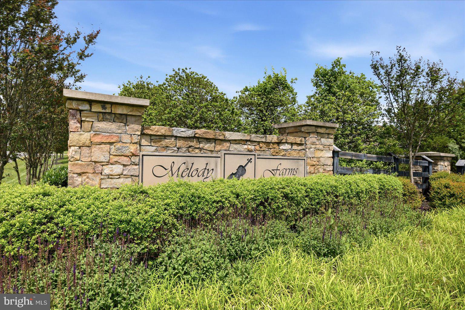 DAWSON'S CORNER - Residential
