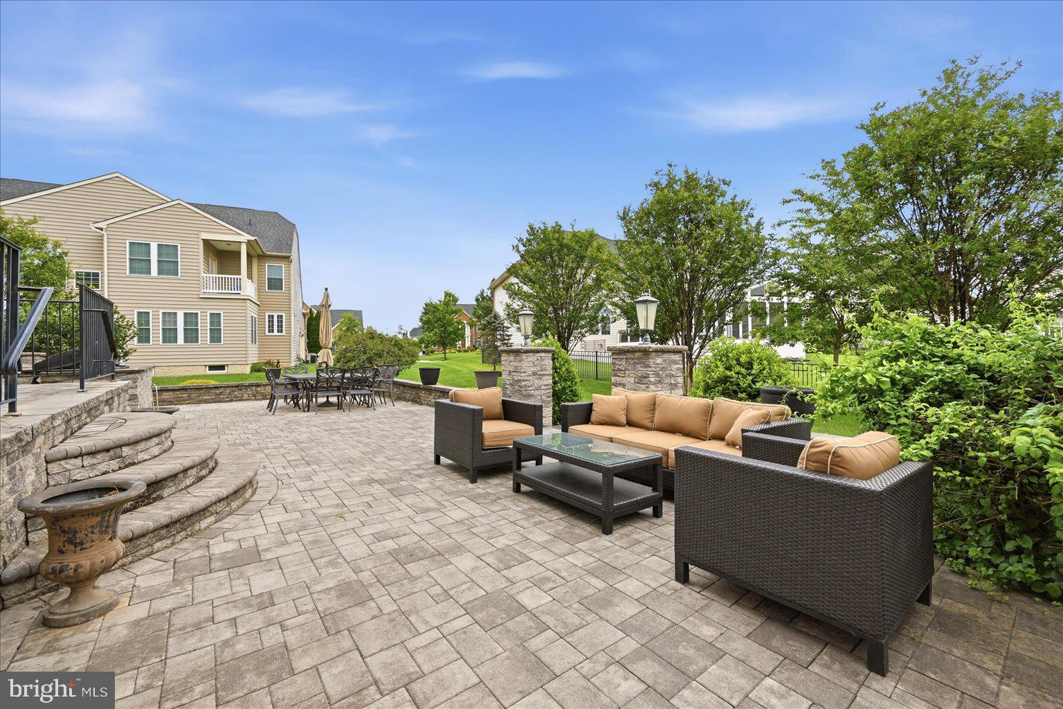 DAWSON'S CORNER - Residential
