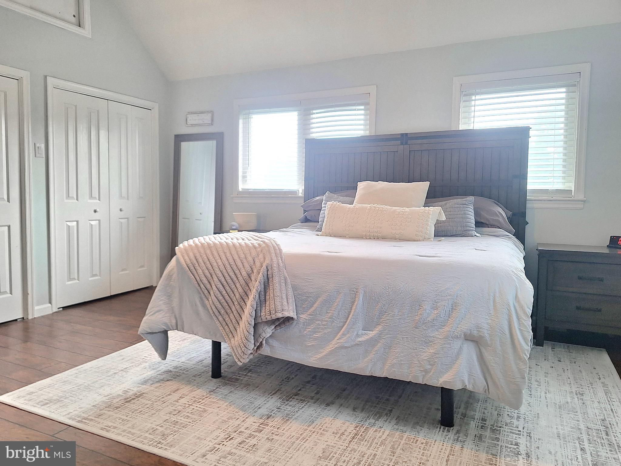 MONROE MANOR - Residential