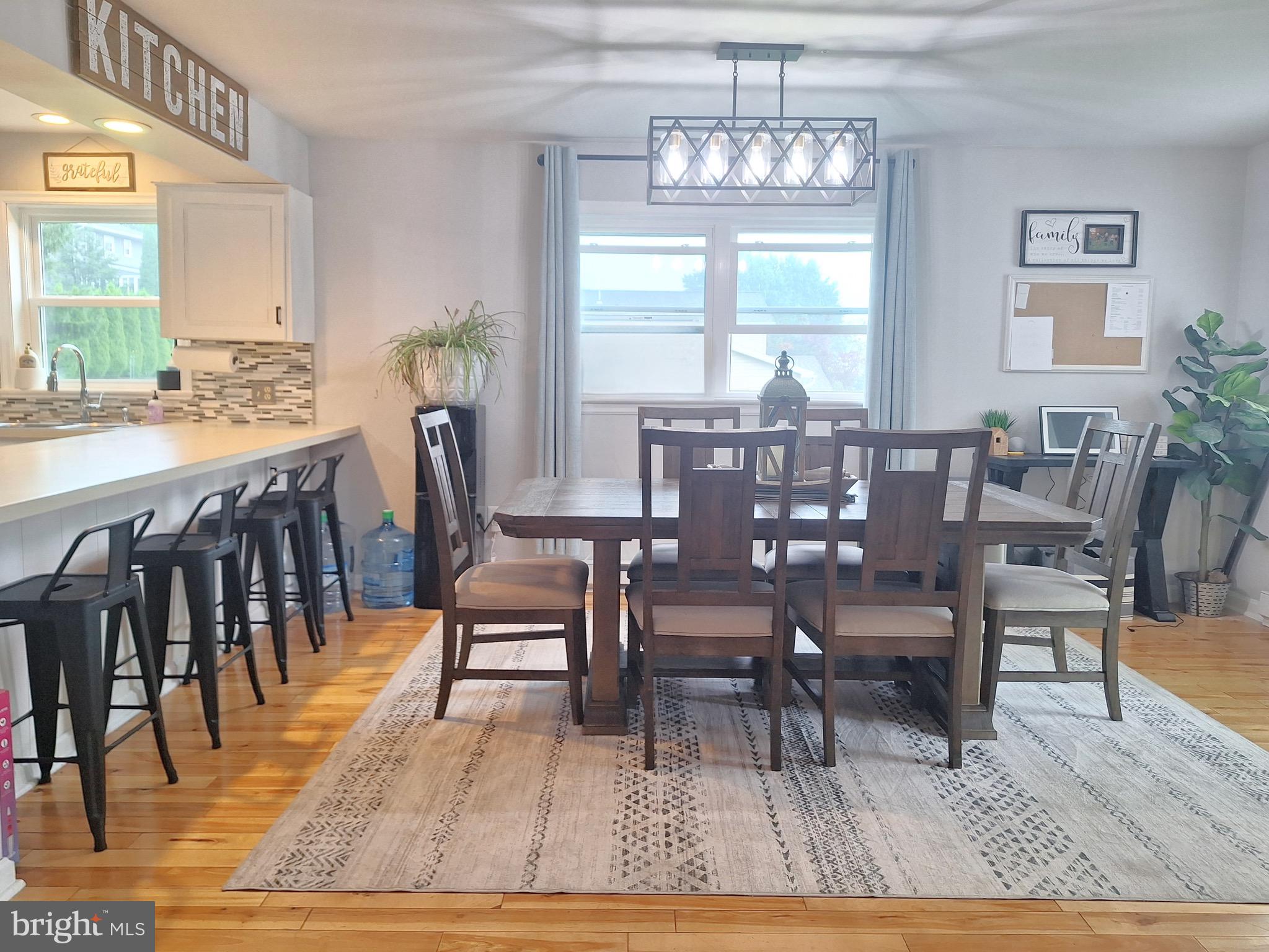 MONROE MANOR - Residential