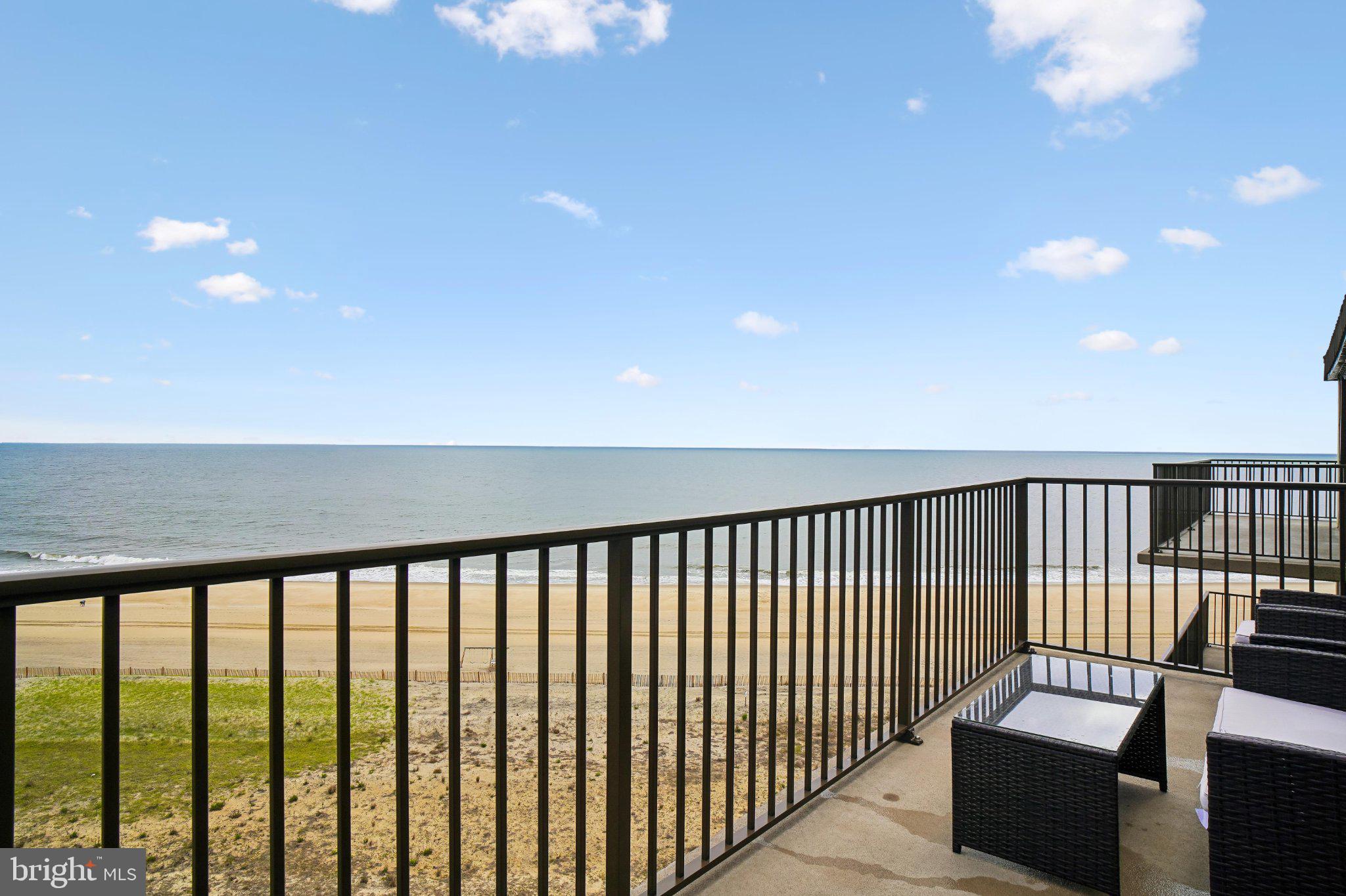 SEA COLONY EAST - Residential