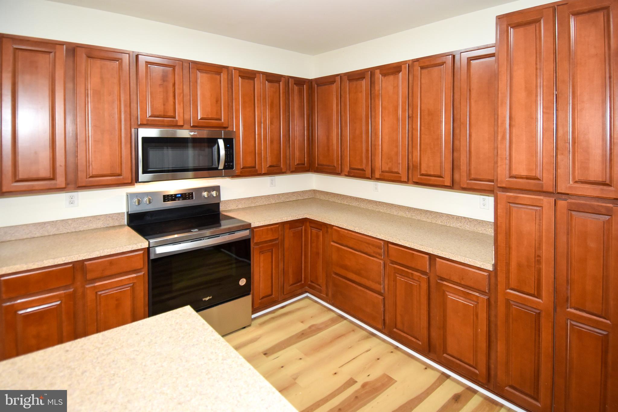 KINGSVIEW VILLAGE - Residential