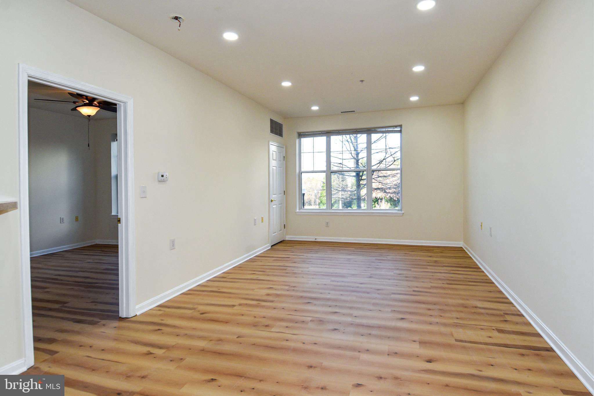 KINGSVIEW VILLAGE - Residential