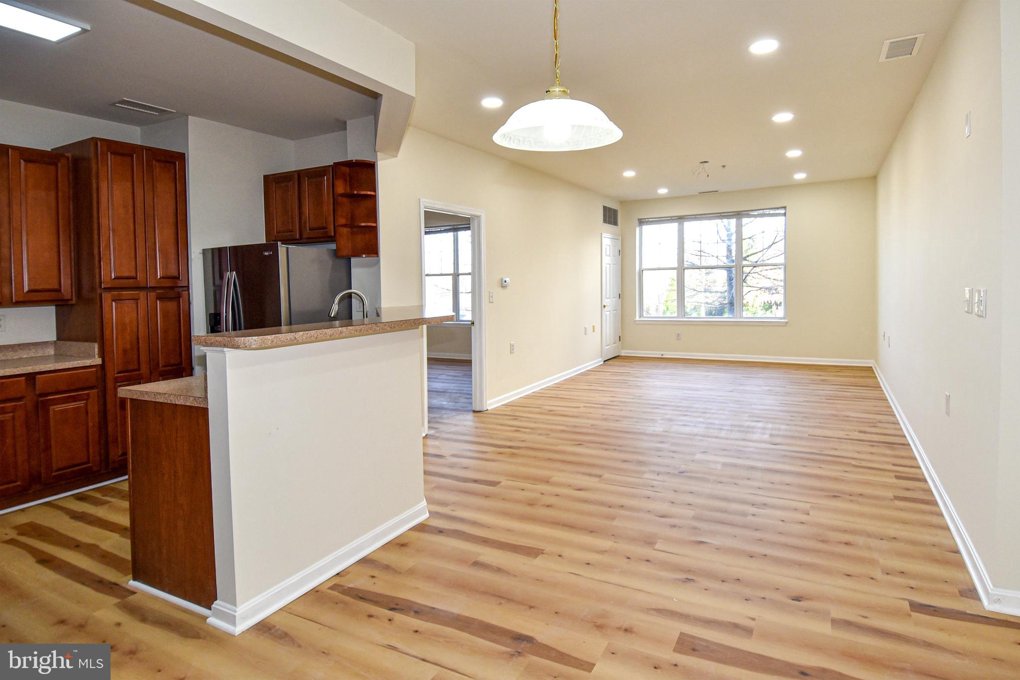 KINGSVIEW VILLAGE - Residential