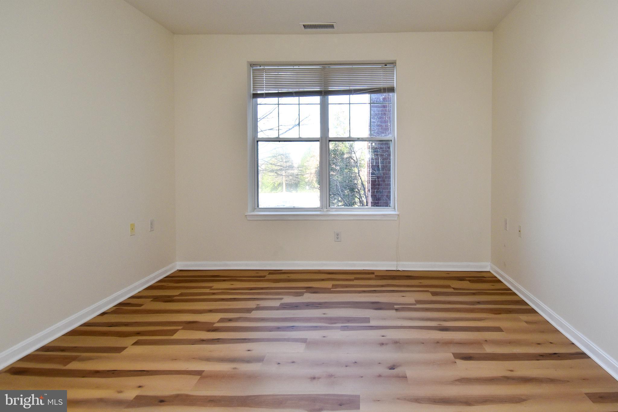 KINGSVIEW VILLAGE - Residential