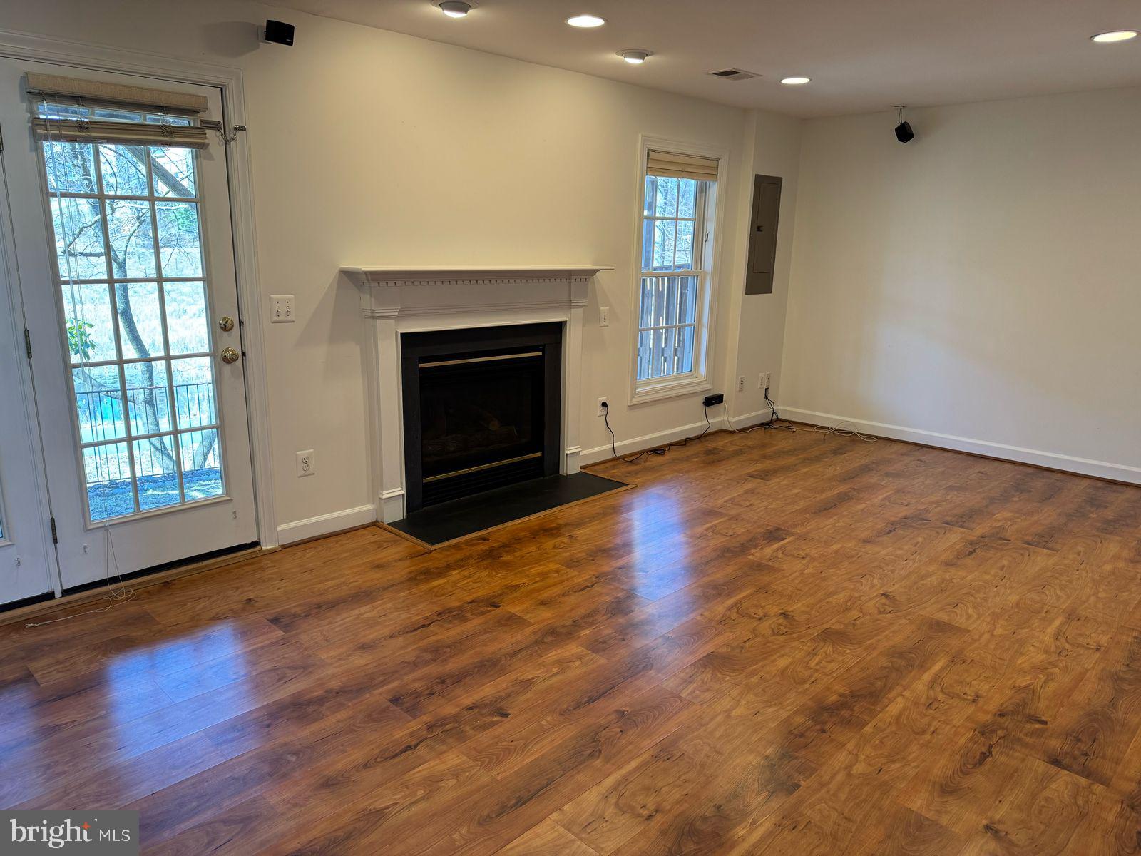 LAUREL CREST - Residential Lease