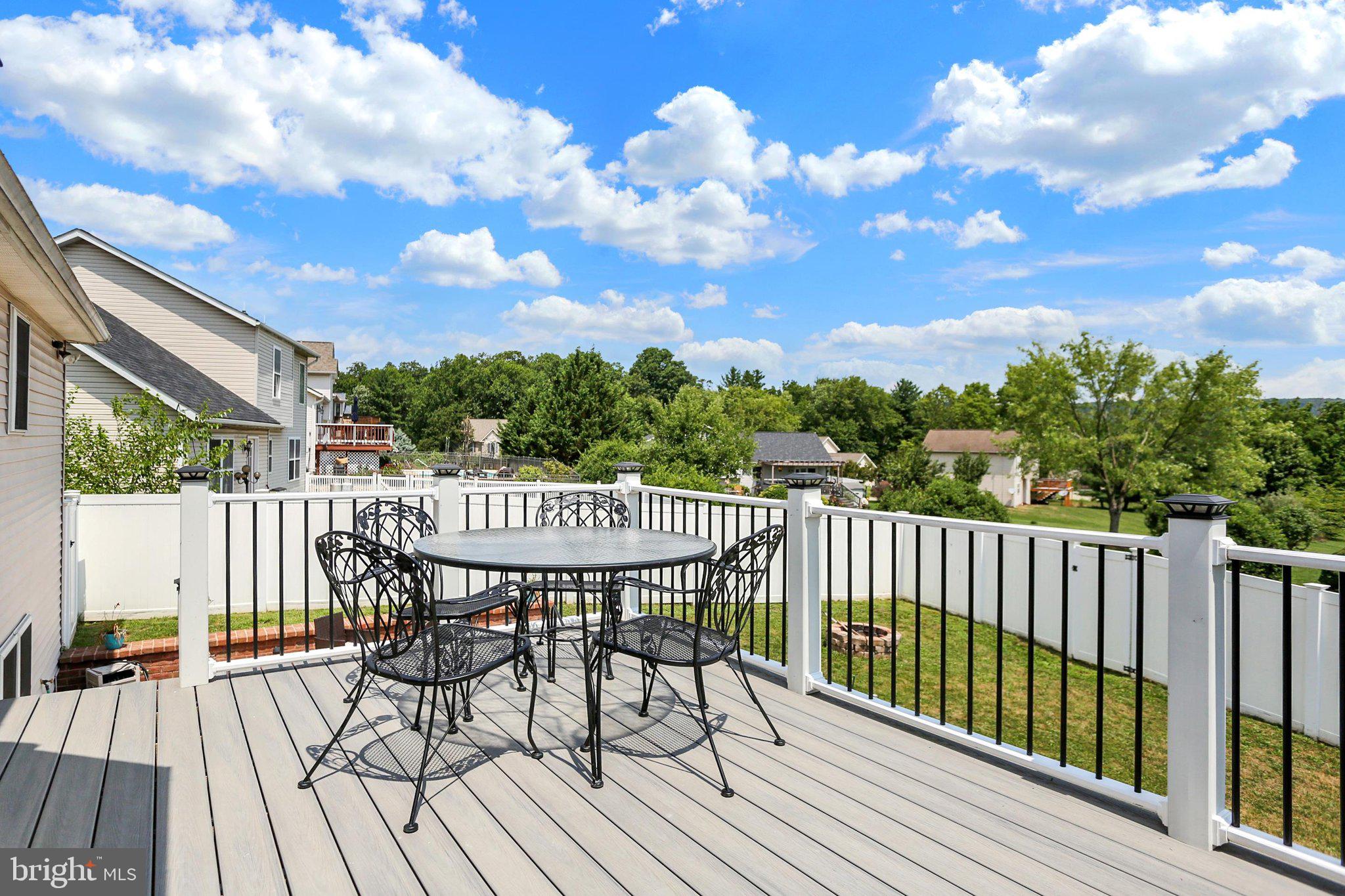 CLOVER CROSSING - Residential