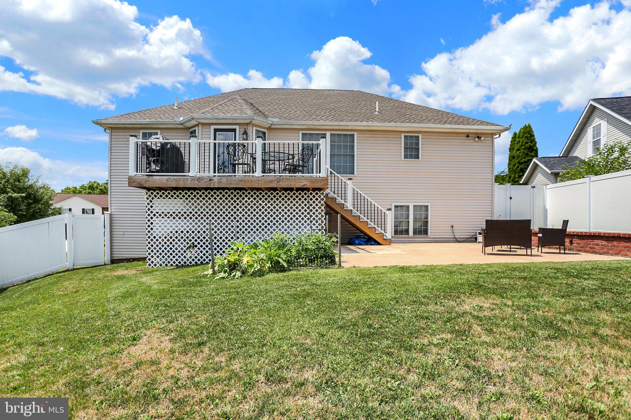 CLOVER CROSSING - Residential