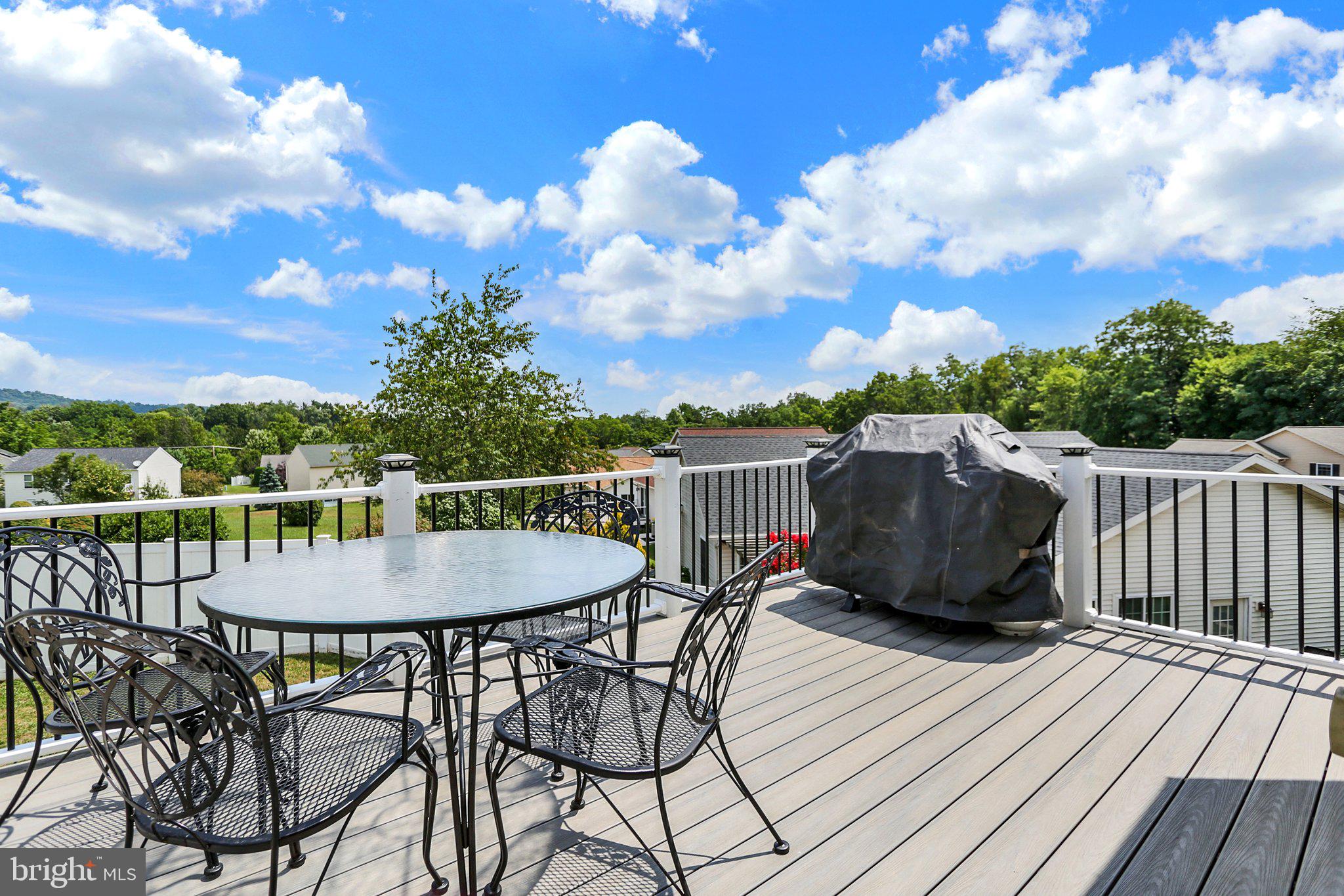 CLOVER CROSSING - Residential