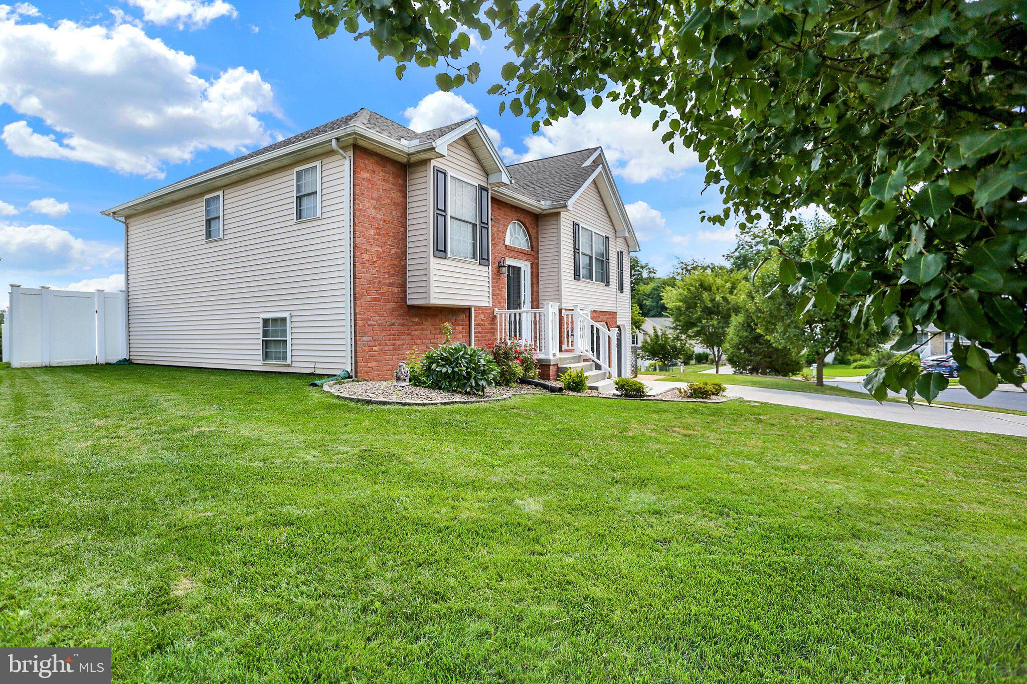 CLOVER CROSSING - Residential