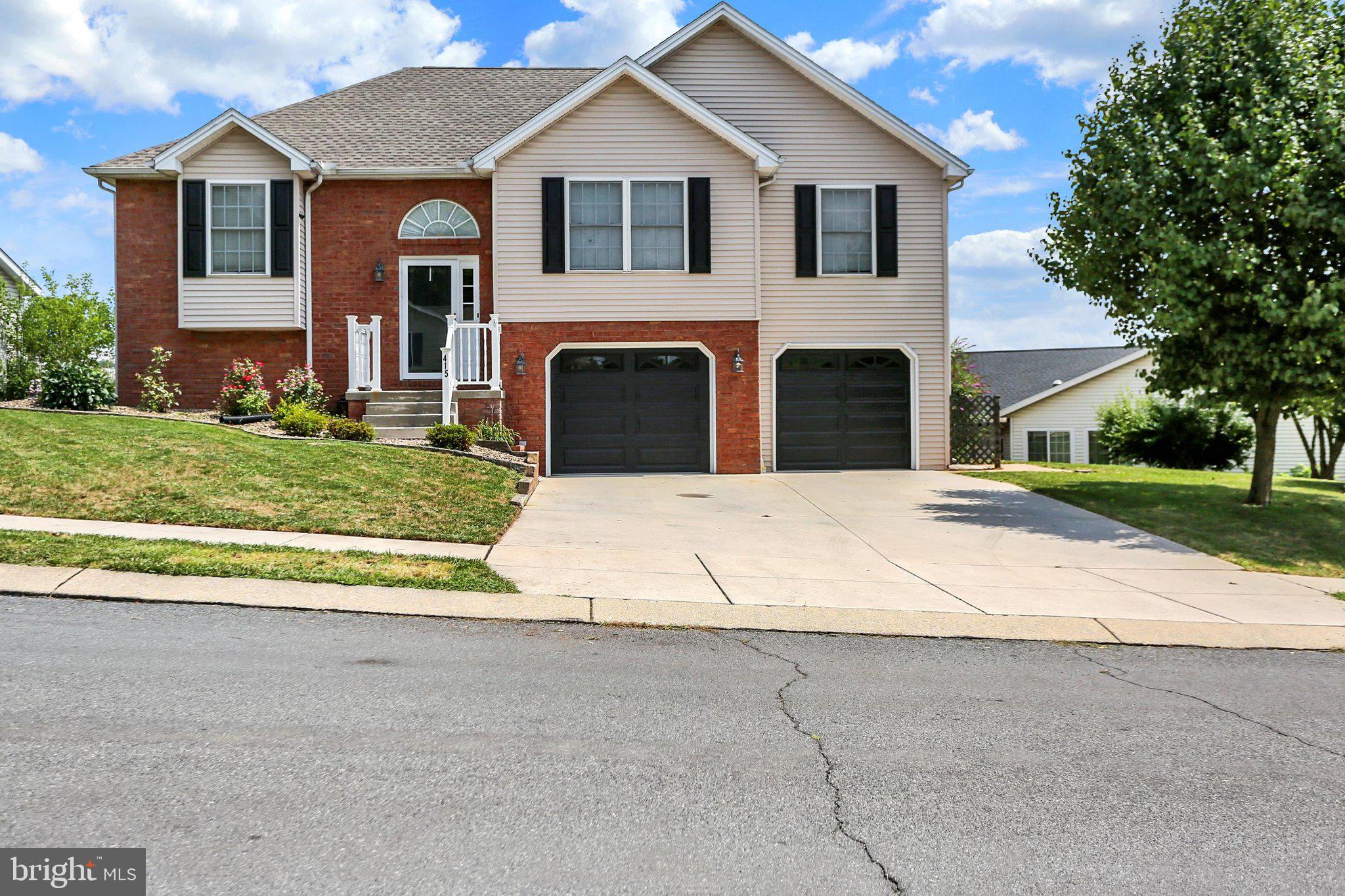 CLOVER CROSSING - Residential