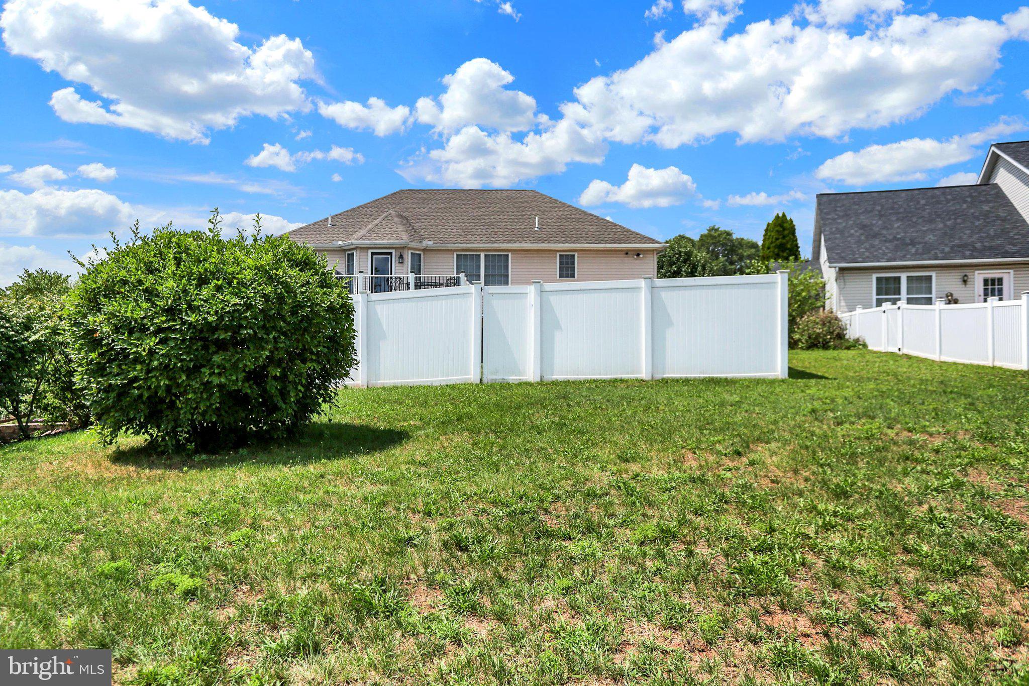 CLOVER CROSSING - Residential