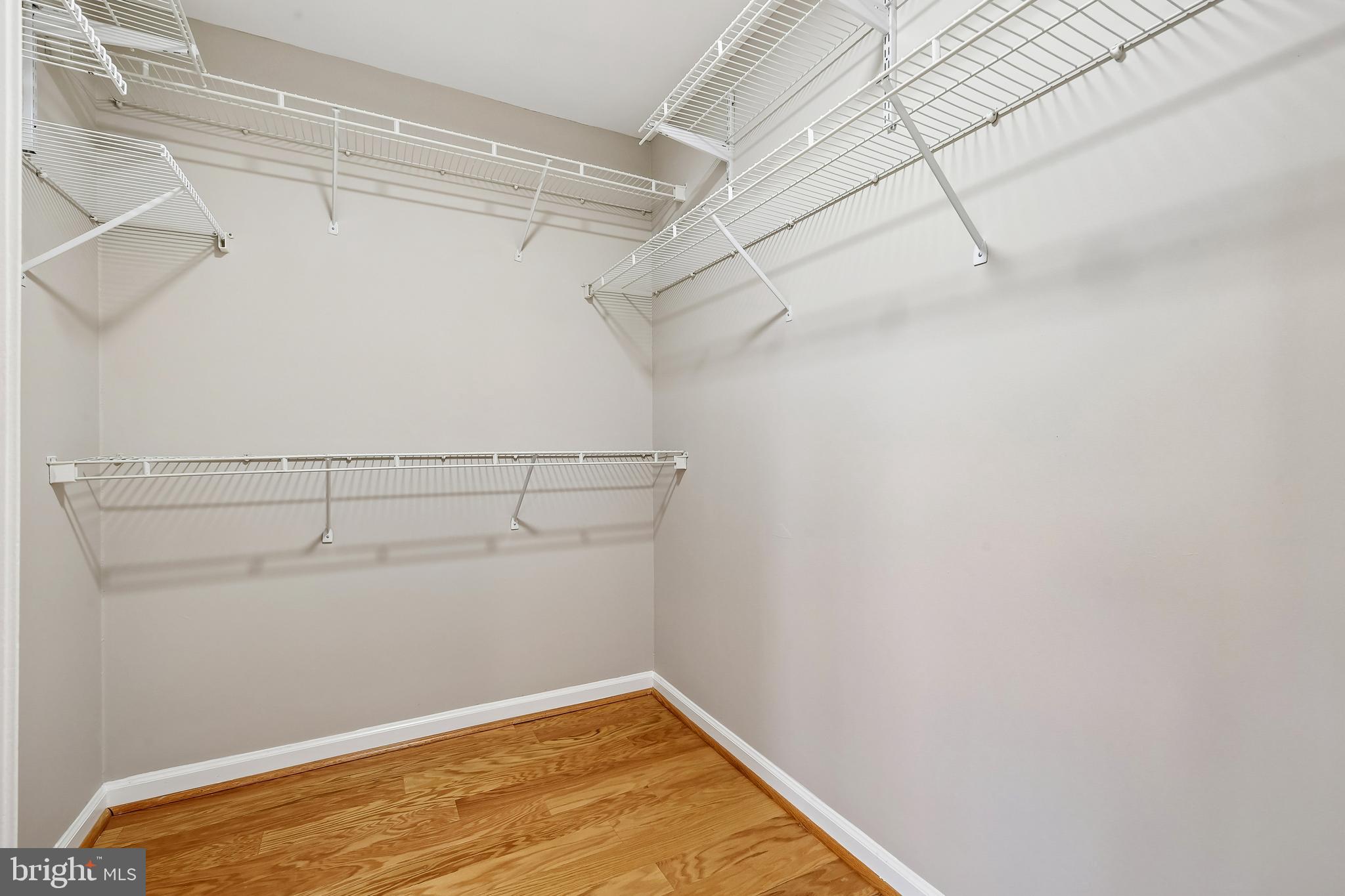 WELLESLEY - Residential