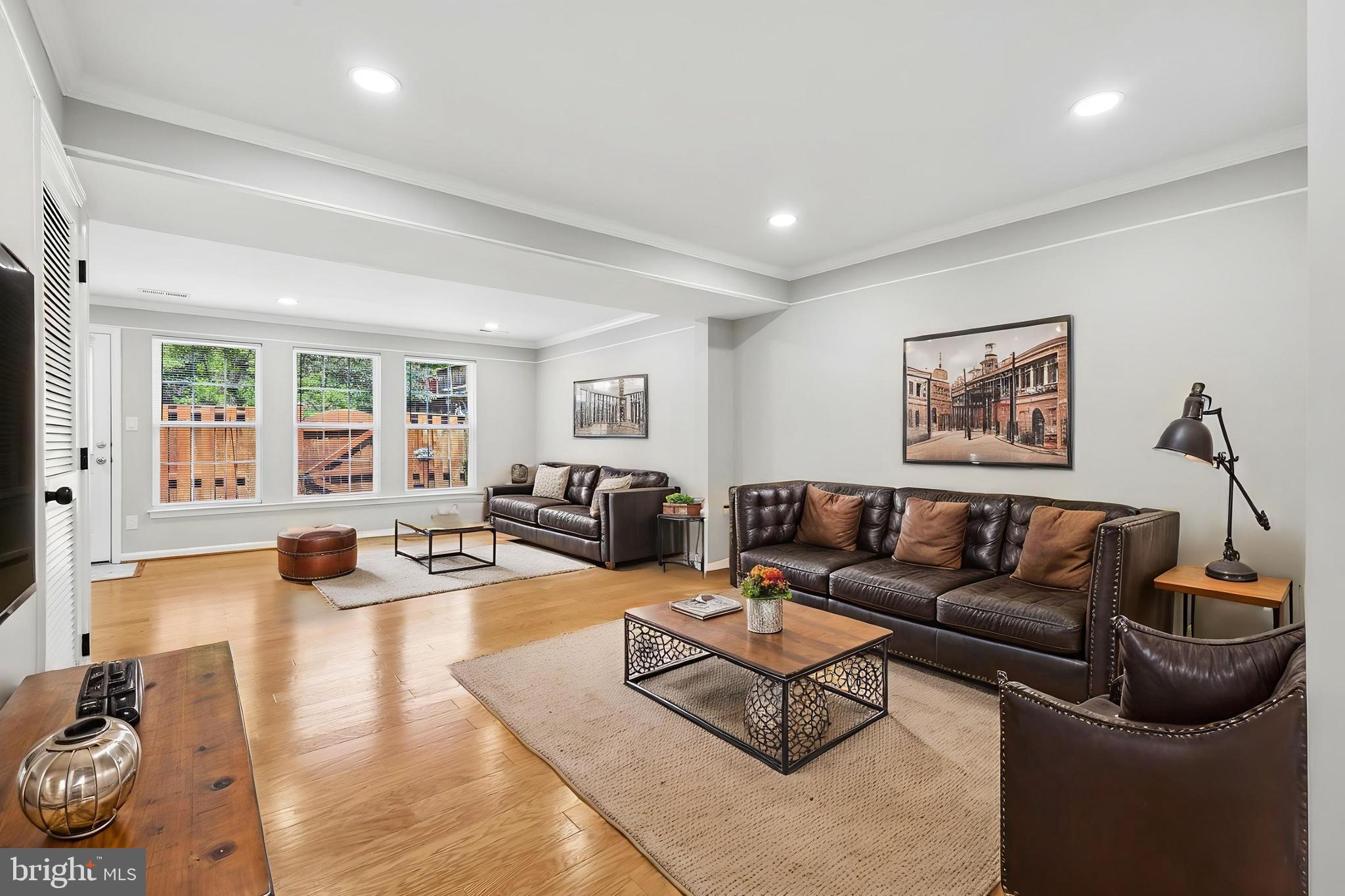WELLESLEY - Residential