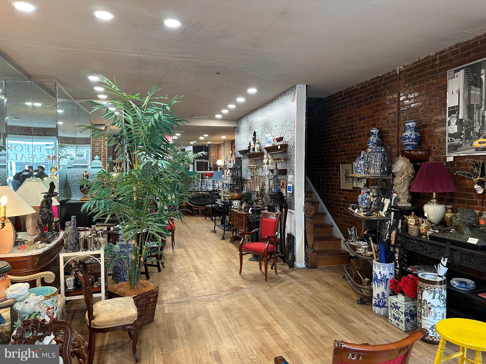 GEORGETOWN - Commercial Sale