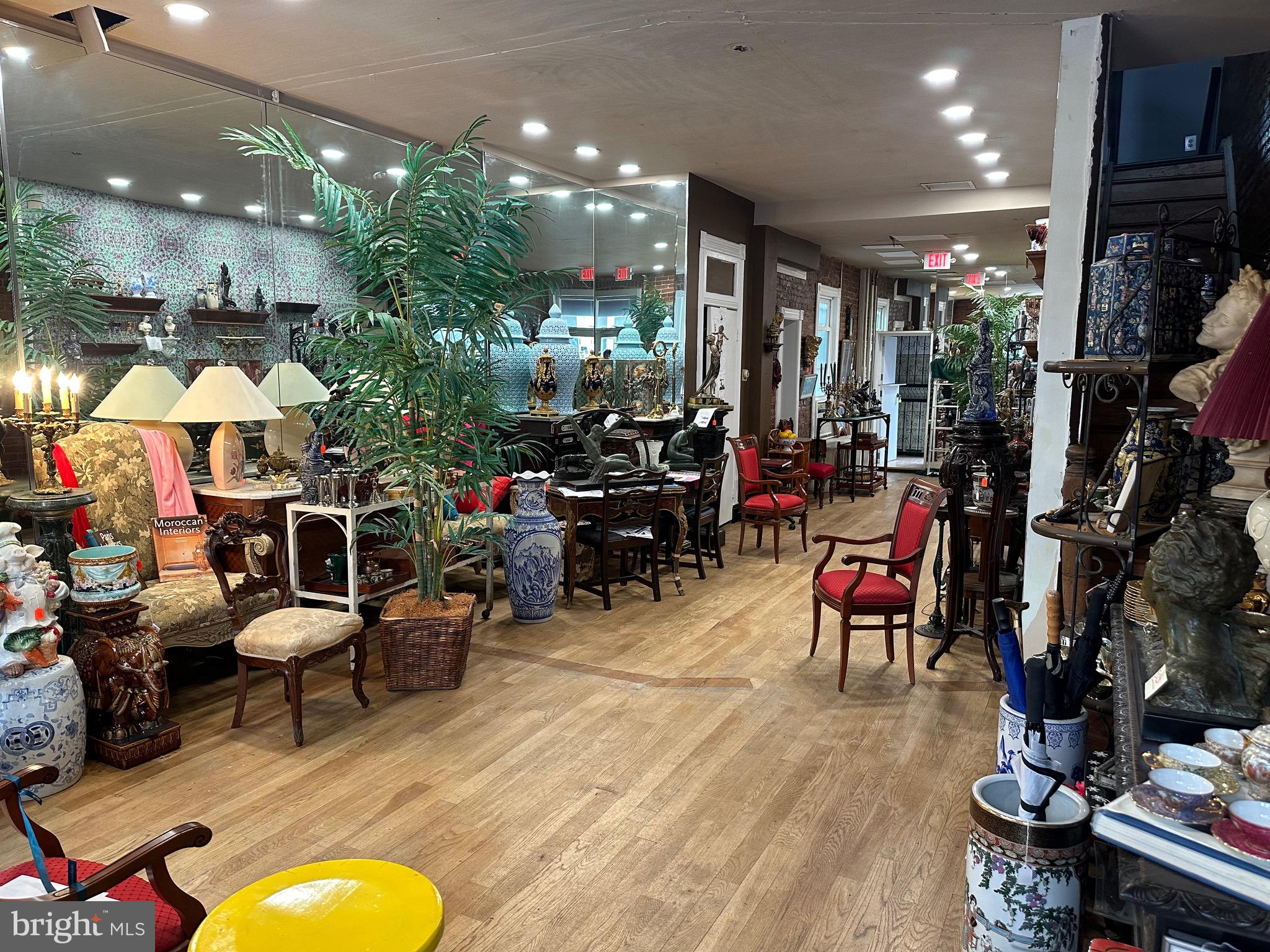 GEORGETOWN - Commercial Sale