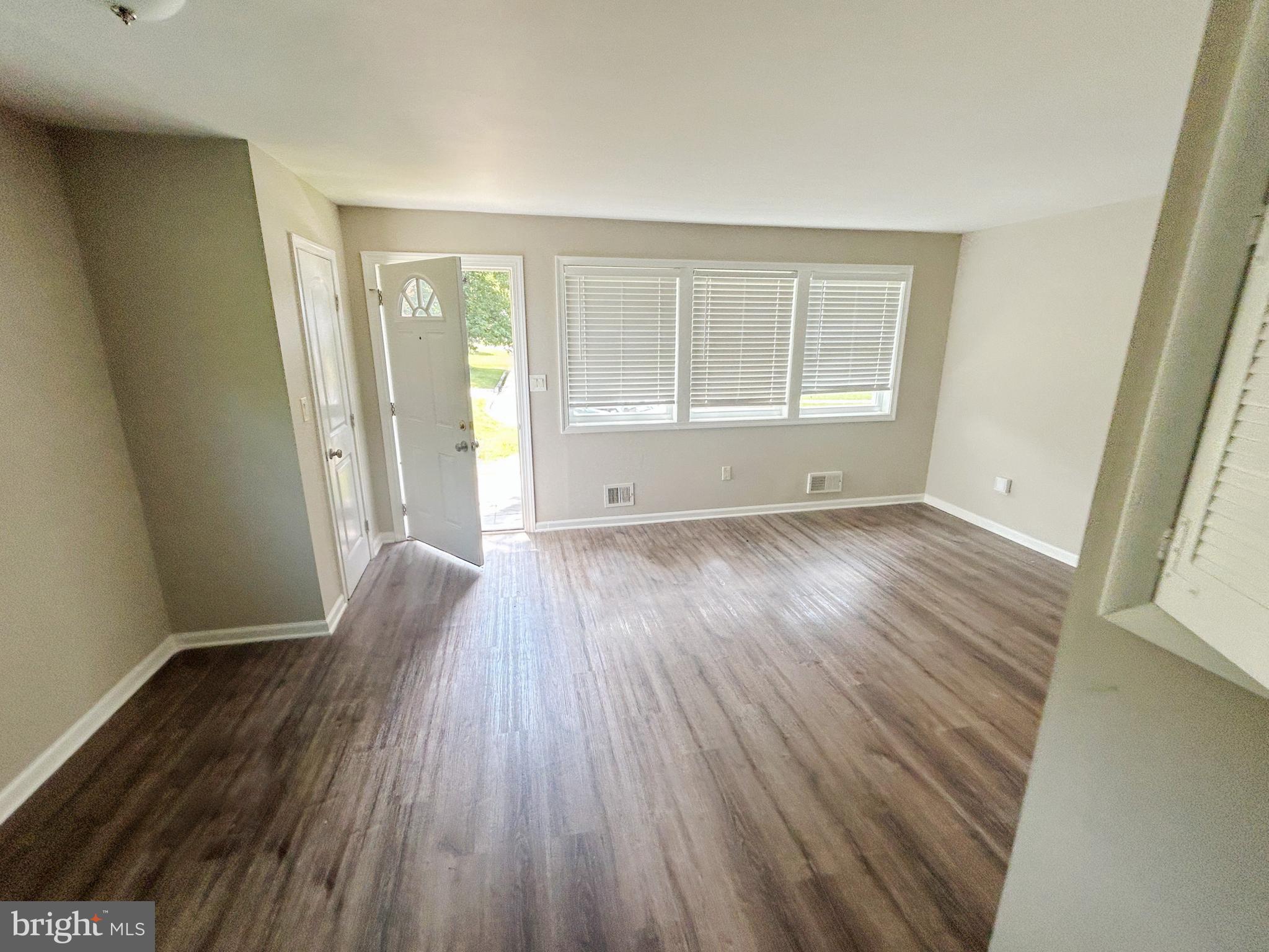 ROYAL ACRES - Residential