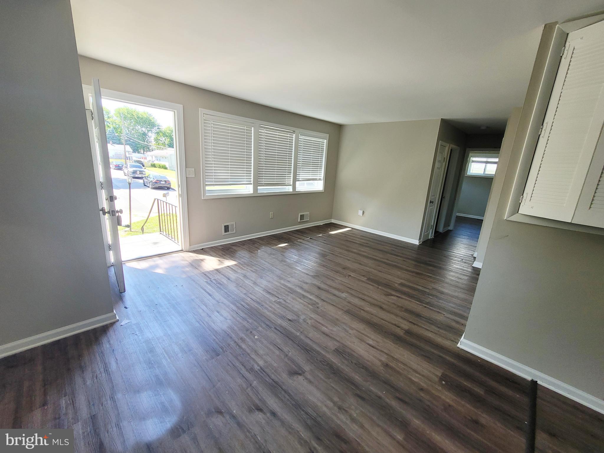 ROYAL ACRES - Residential