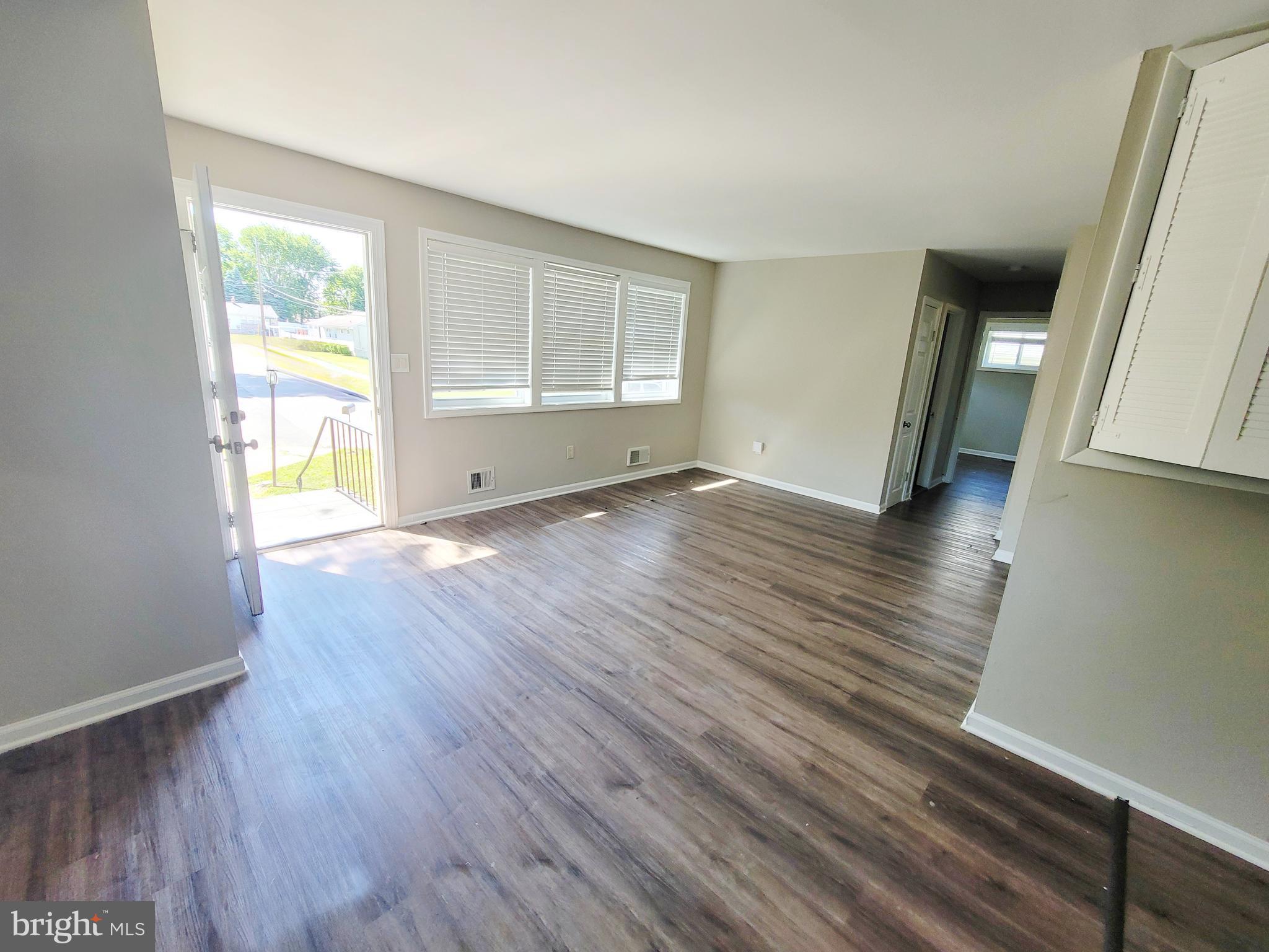 ROYAL ACRES - Residential
