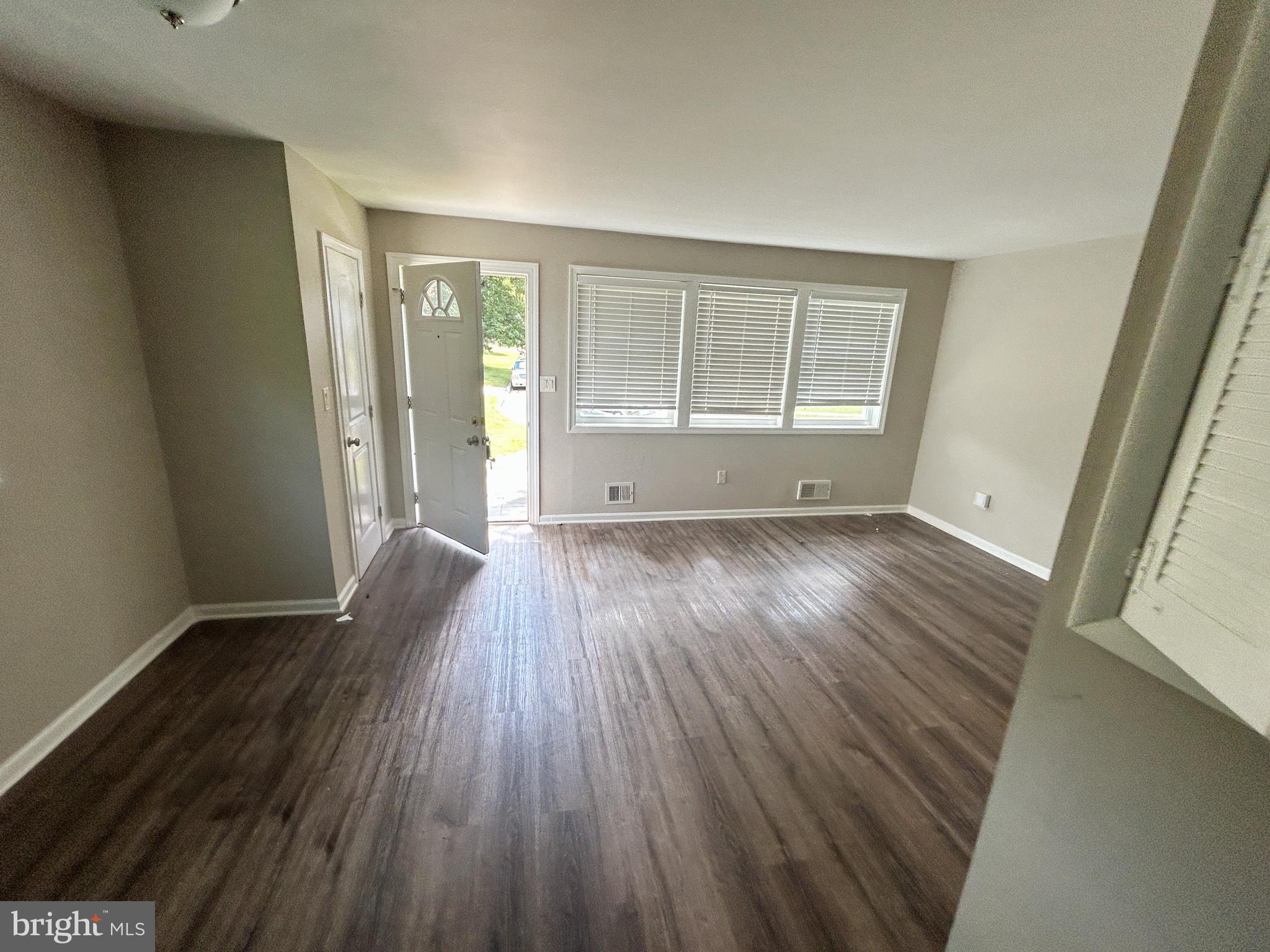 ROYAL ACRES - Residential
