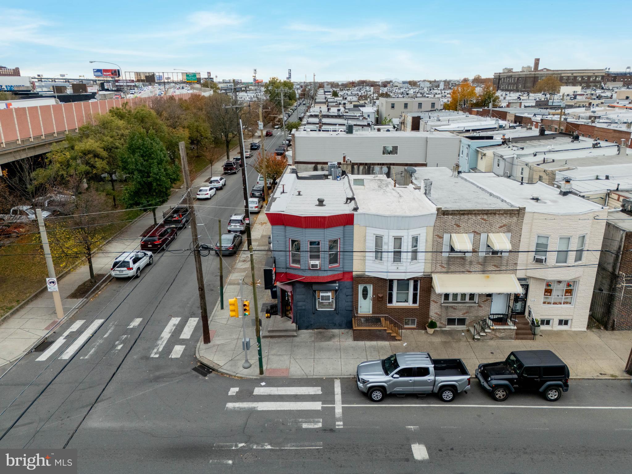 WHITMAN - Commercial Sale